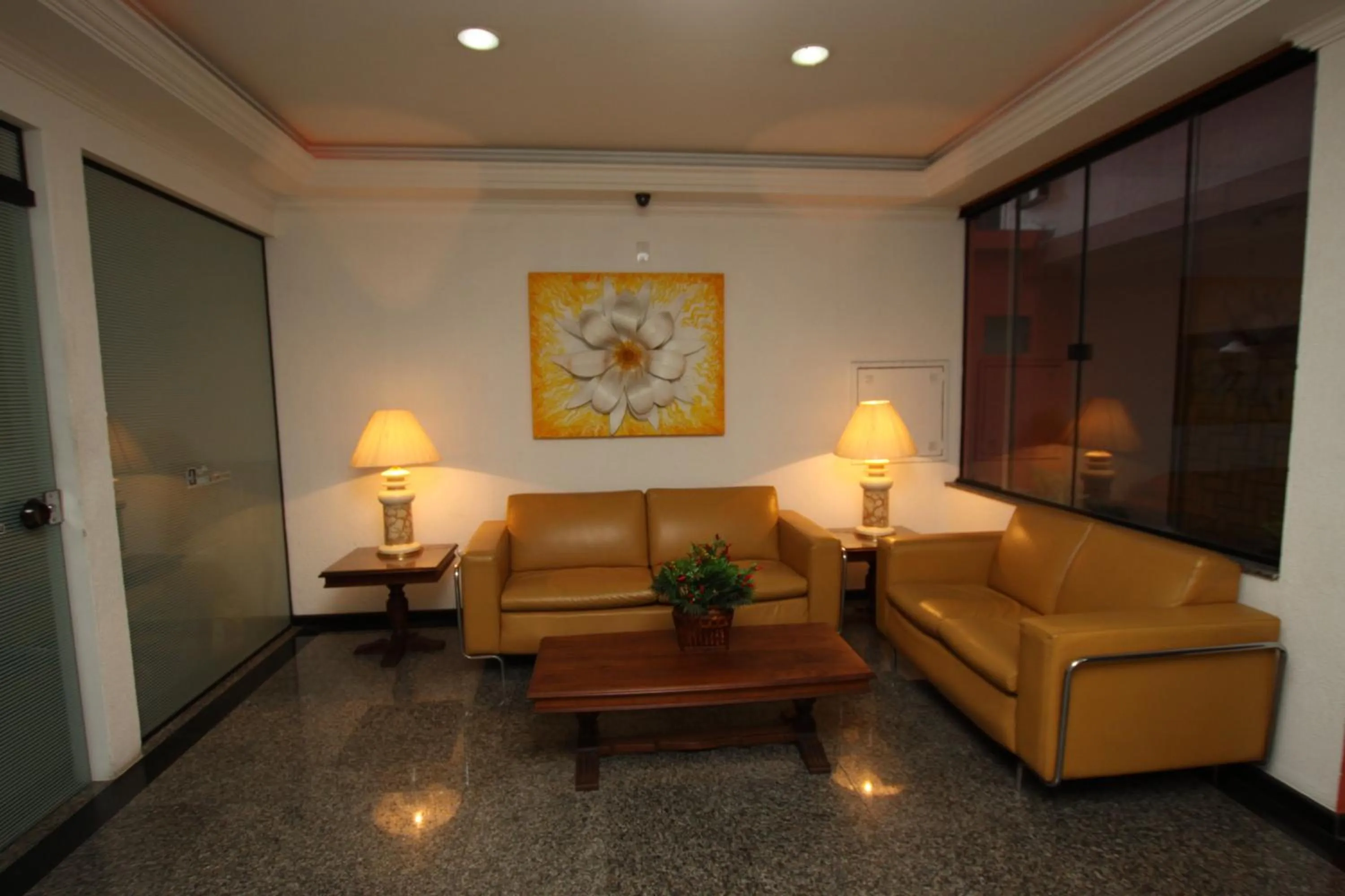 Communal lounge/ TV room in Hotel Blumenau - Balneário Camboriú