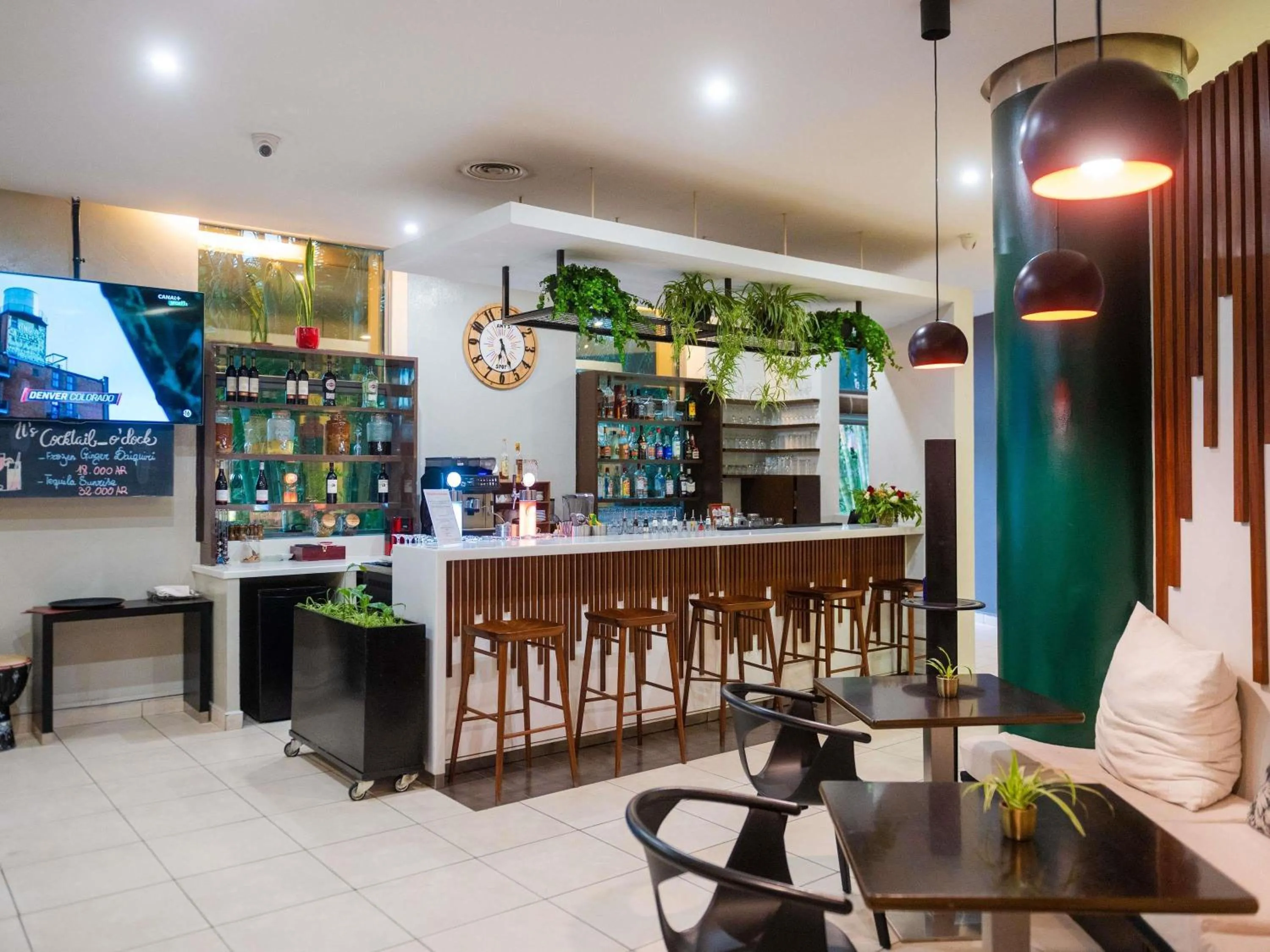 Lounge or bar in Ibis Antananarivo Ankorondrano