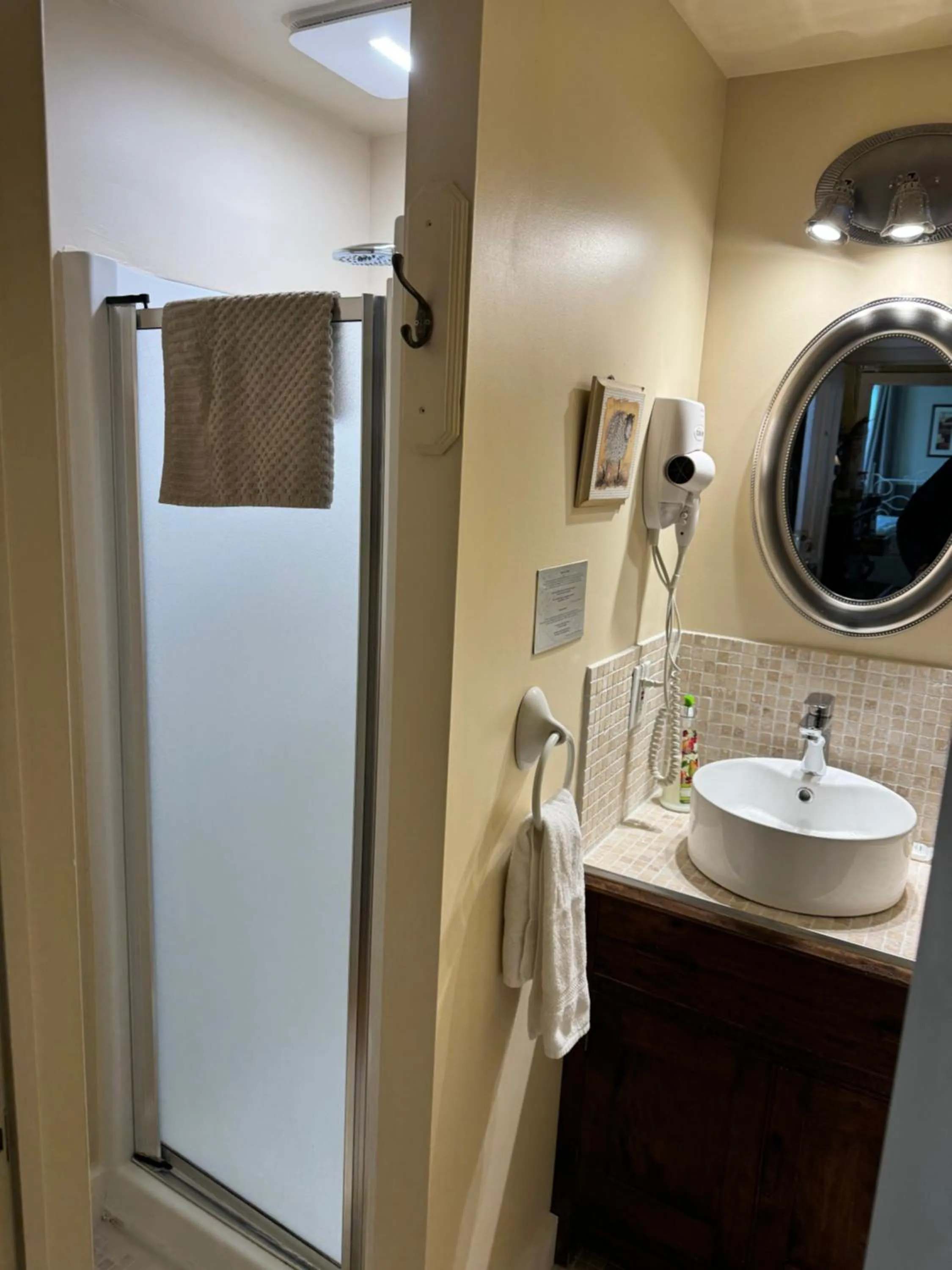 Au Manoir de la rue Merry