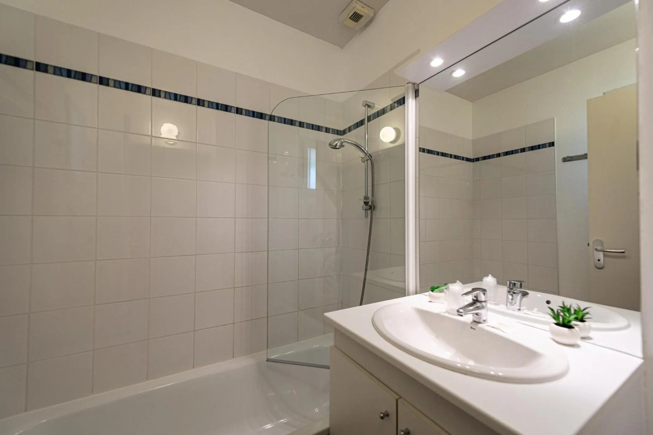 Bathroom in Terres de France - Le Domaine Du Golf