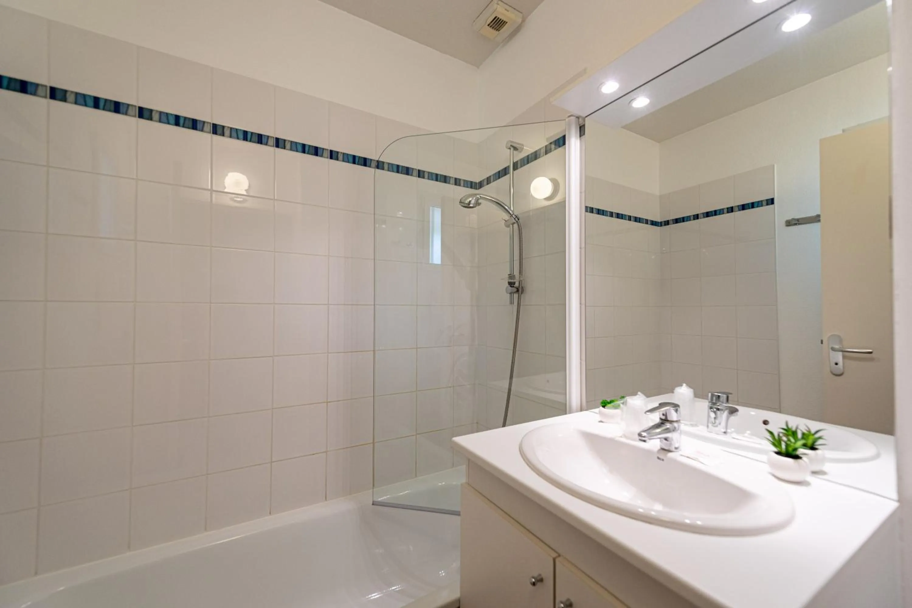 Bathroom in Terres de France - Le Domaine Du Golf