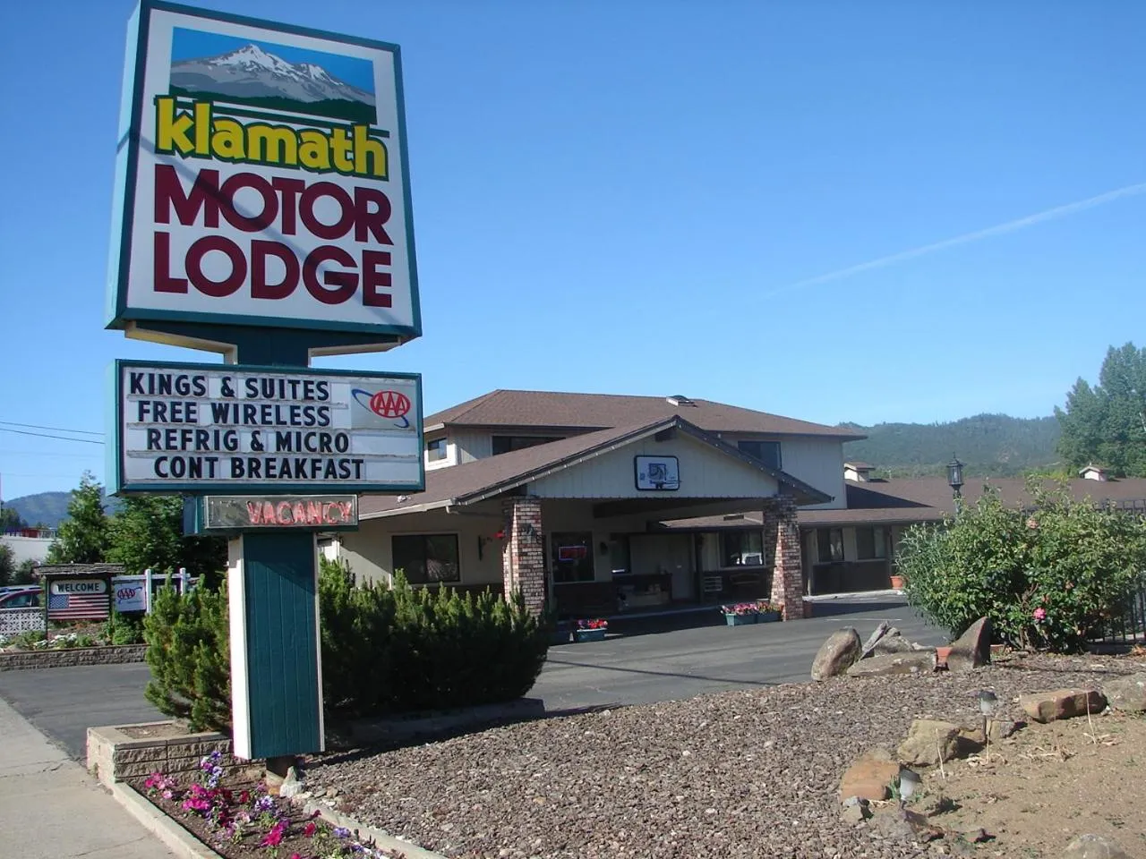 Day in Klamath Motor Lodge