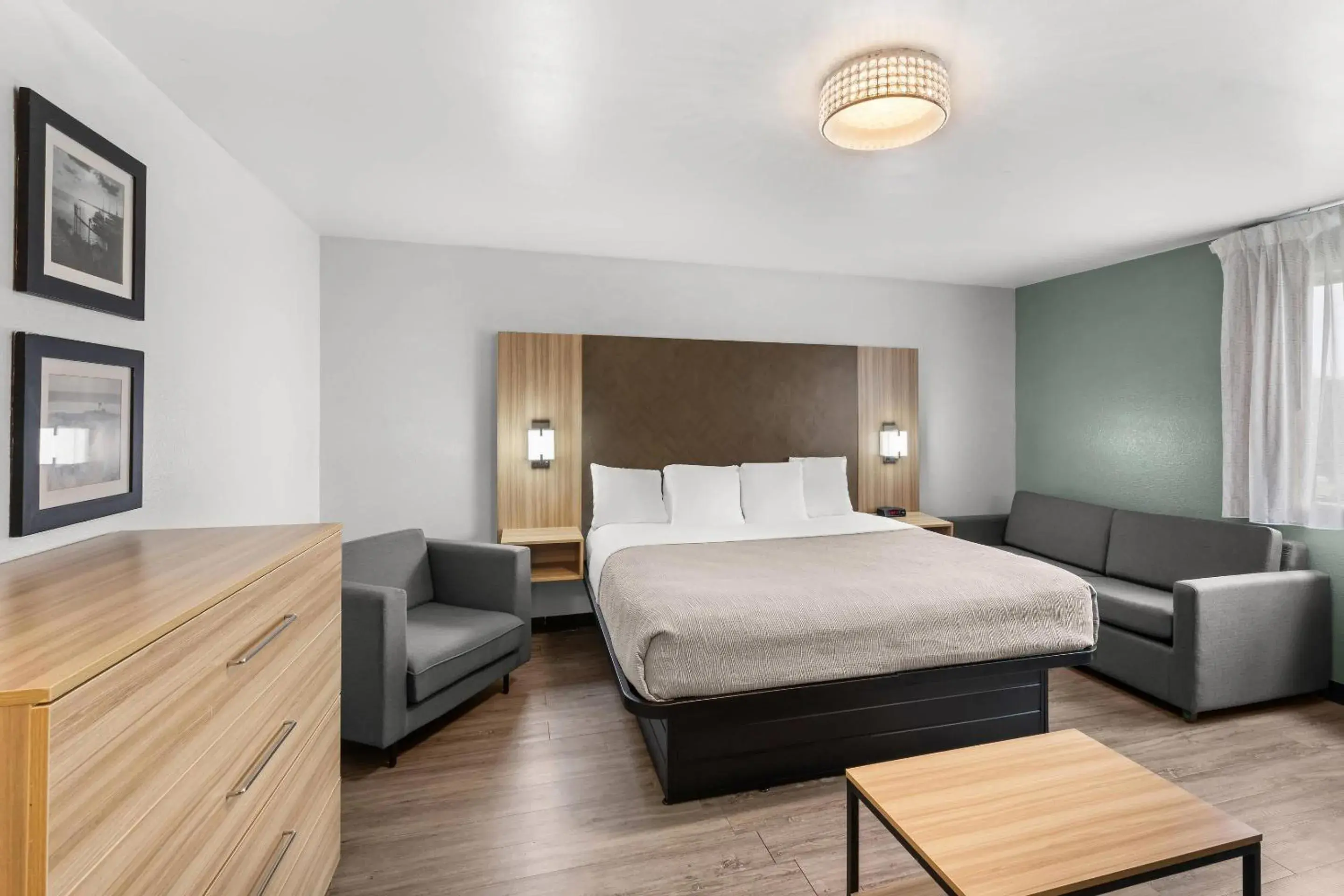 King Suite - Non-Smoking in Quality Inn Atlanta Airport-Central King Suite - Non-Smoking in Quality Inn Atlanta Airport-Central