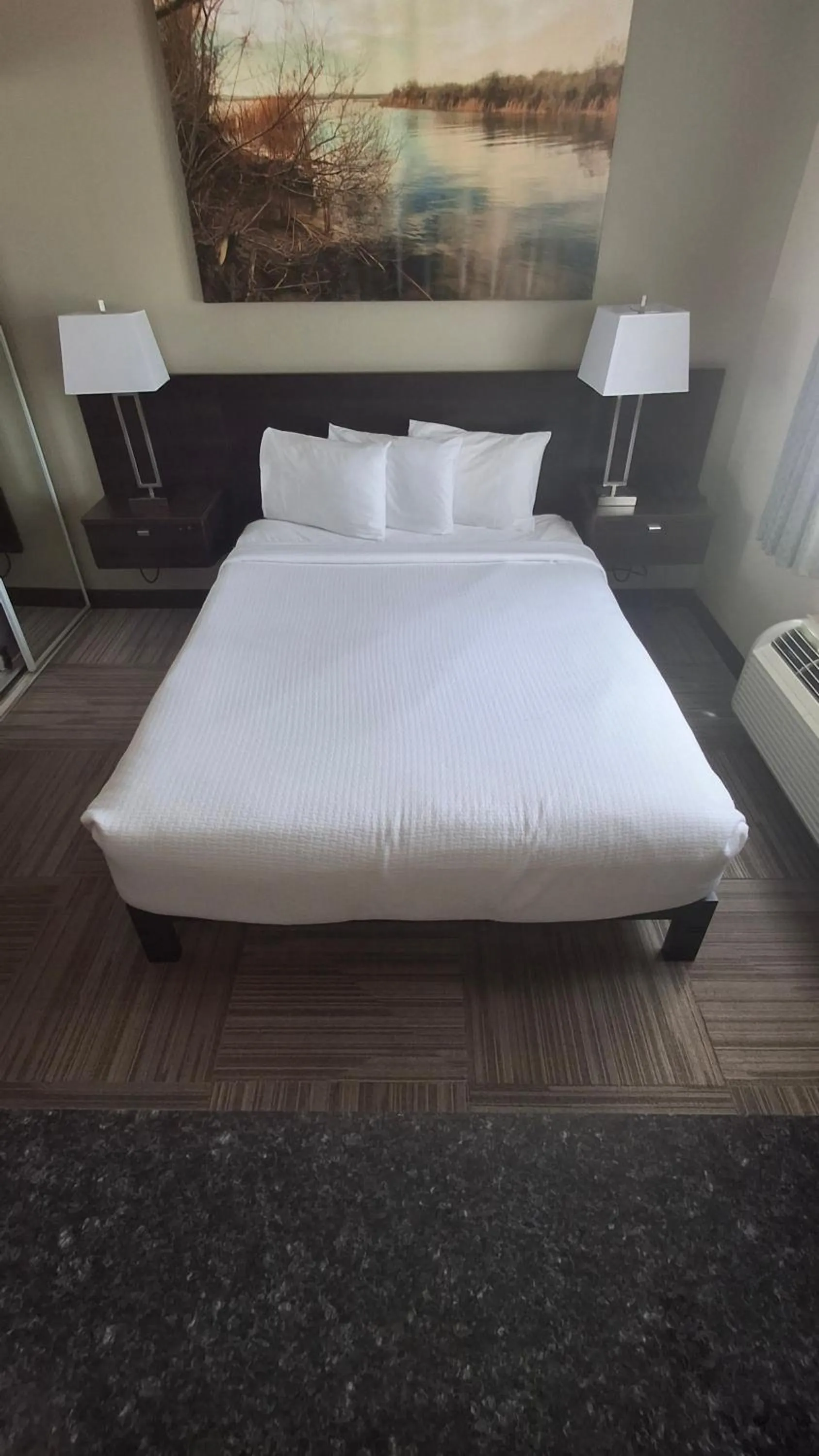 Bed in Island Suites