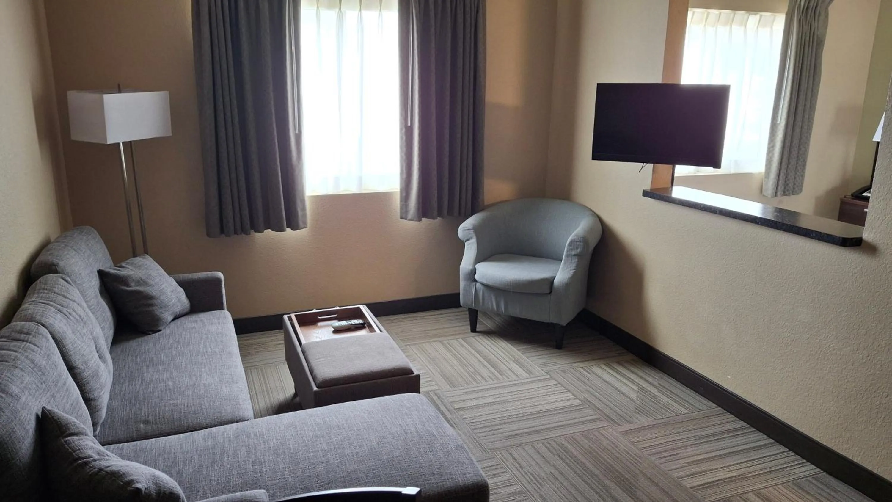 Living room in Island Suites