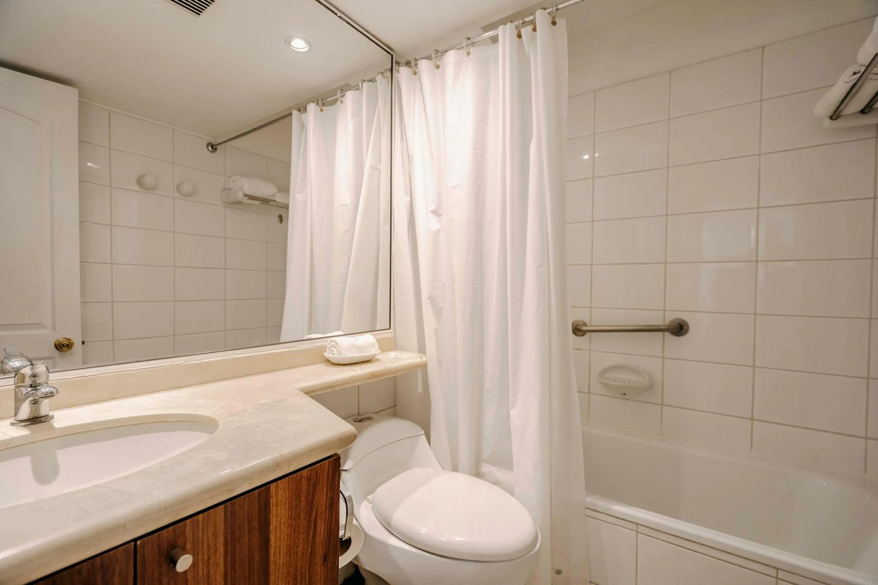 Bathroom in Time Suite - Comfort Apartments
