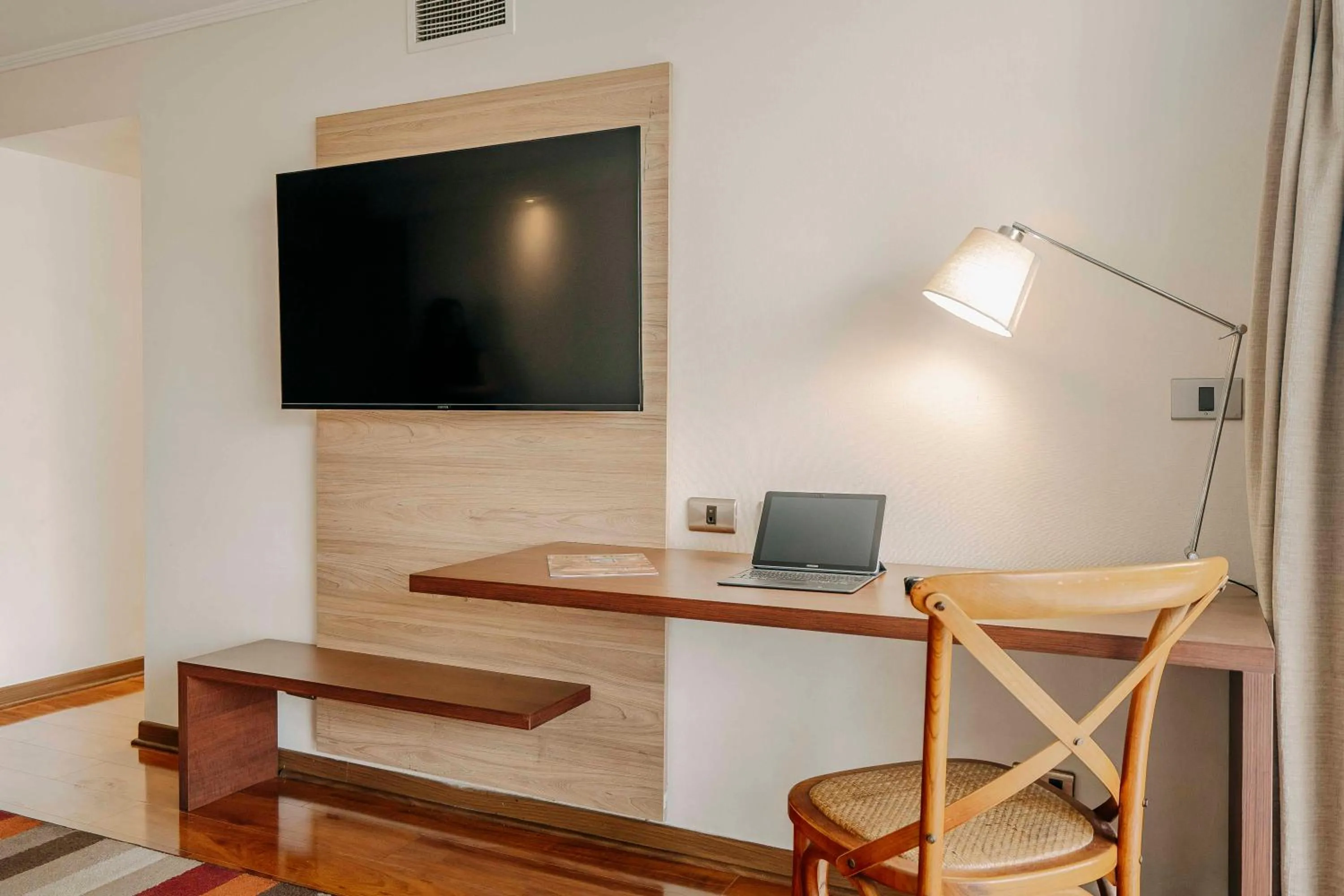 TV and multimedia in Time Suite - Comfort Apartments