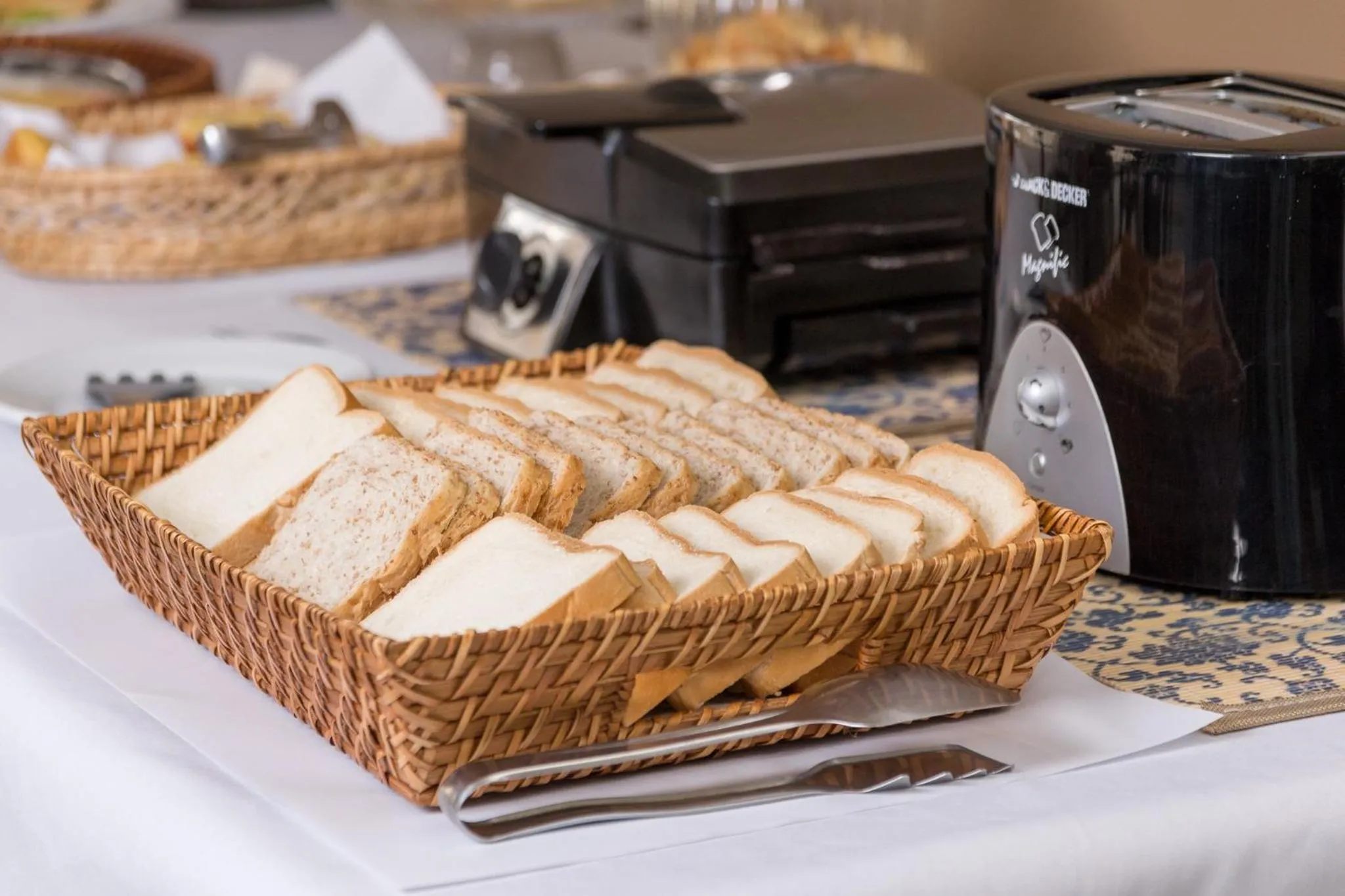 toaster in Maria Quitéria Hotel & Flat