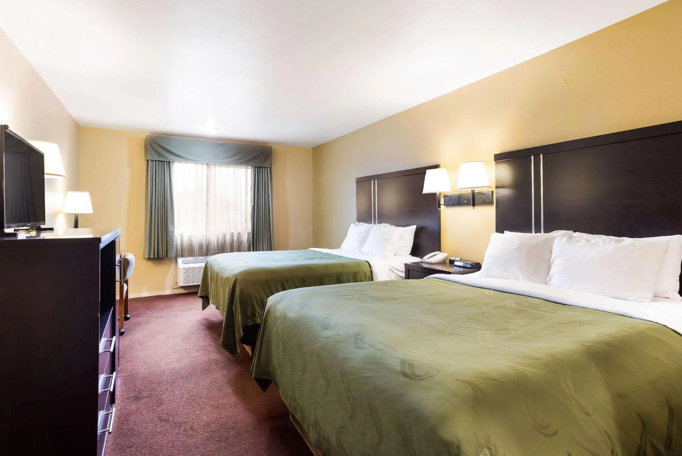 Photo of the whole room, Bed in Quality Inn Airport