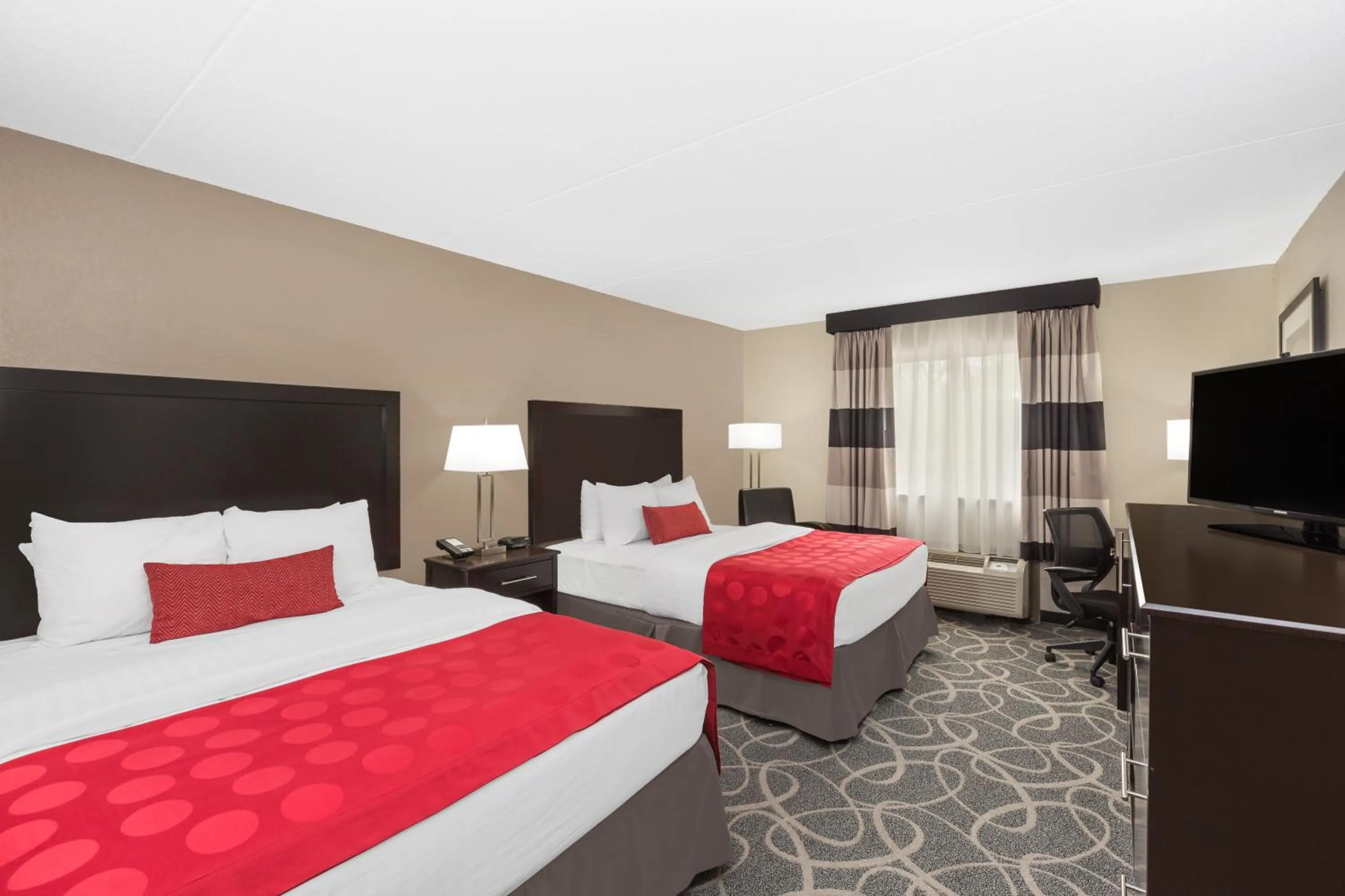 Queen Room with Two Queen Beds - Non-Smoking in Ramada by Wyndham Des Moines Airport