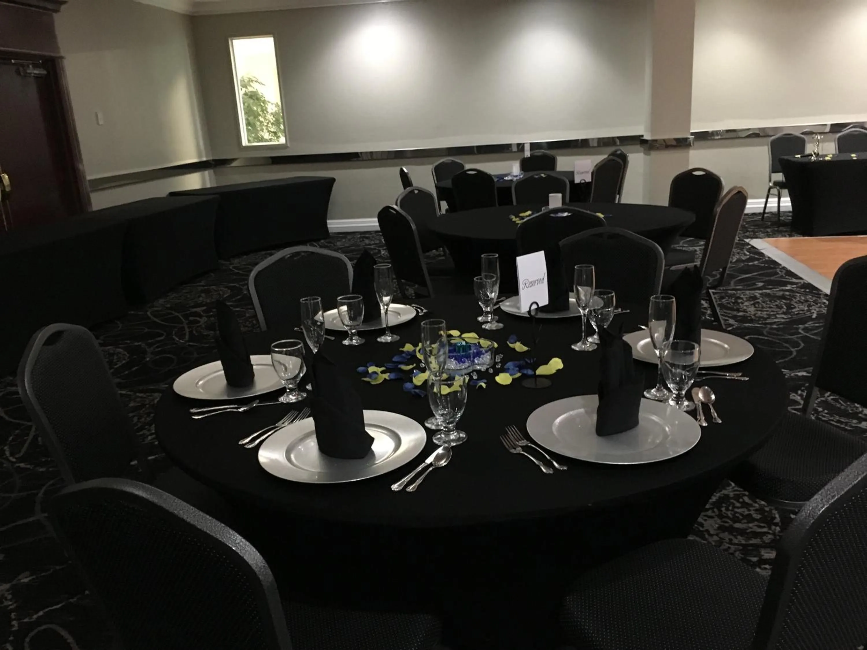 Area and facilities in Ramada by Wyndham Des Moines Airport