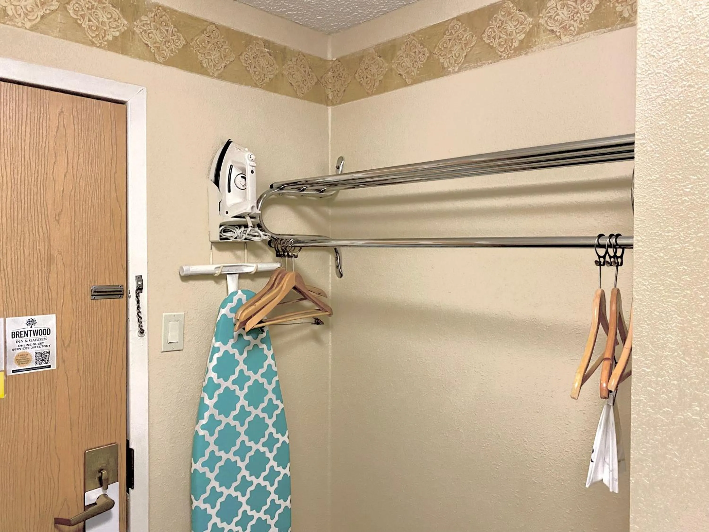 Brentwood Inn & Garden