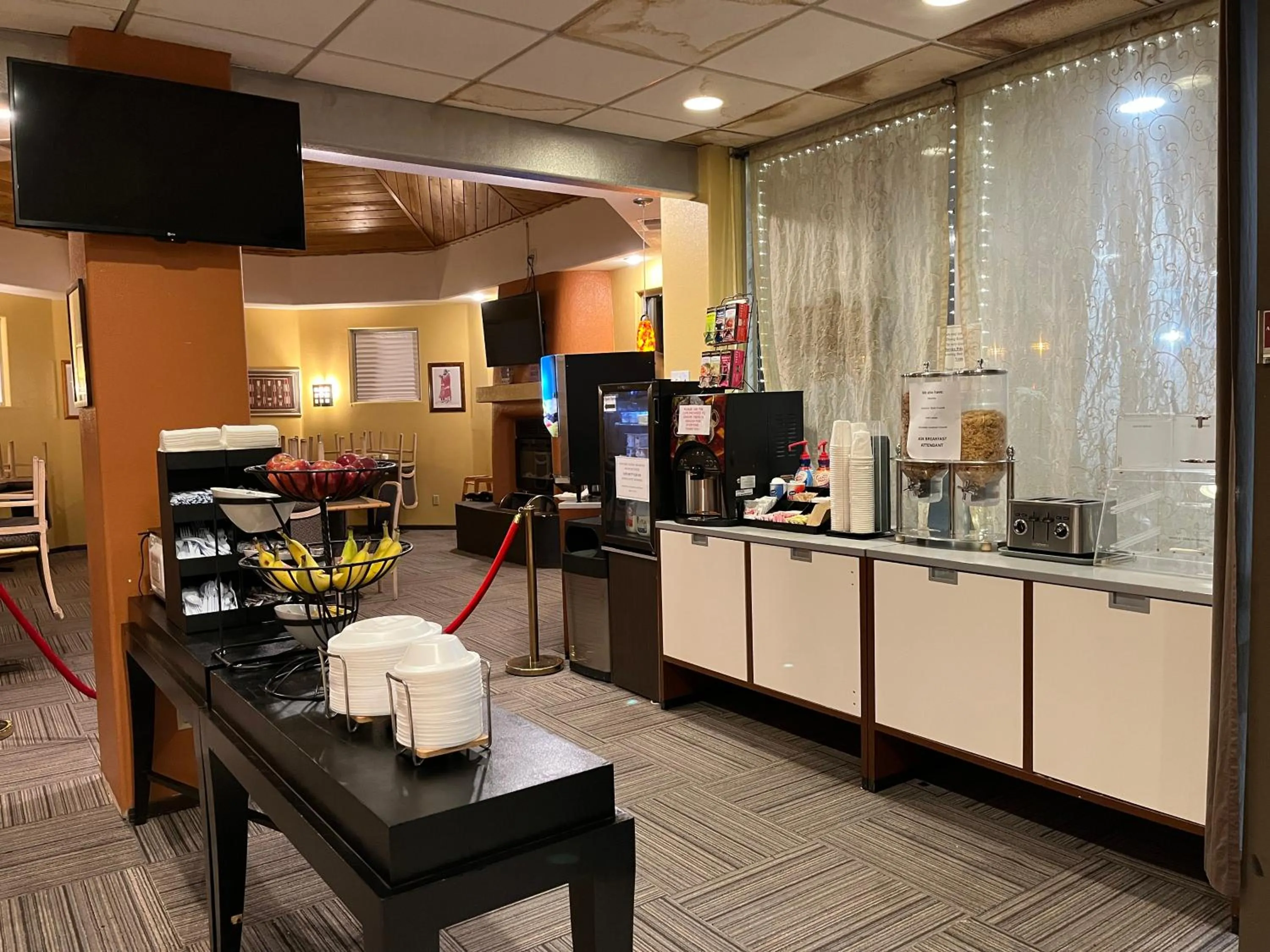 Food in Brentwood Inn & Garden