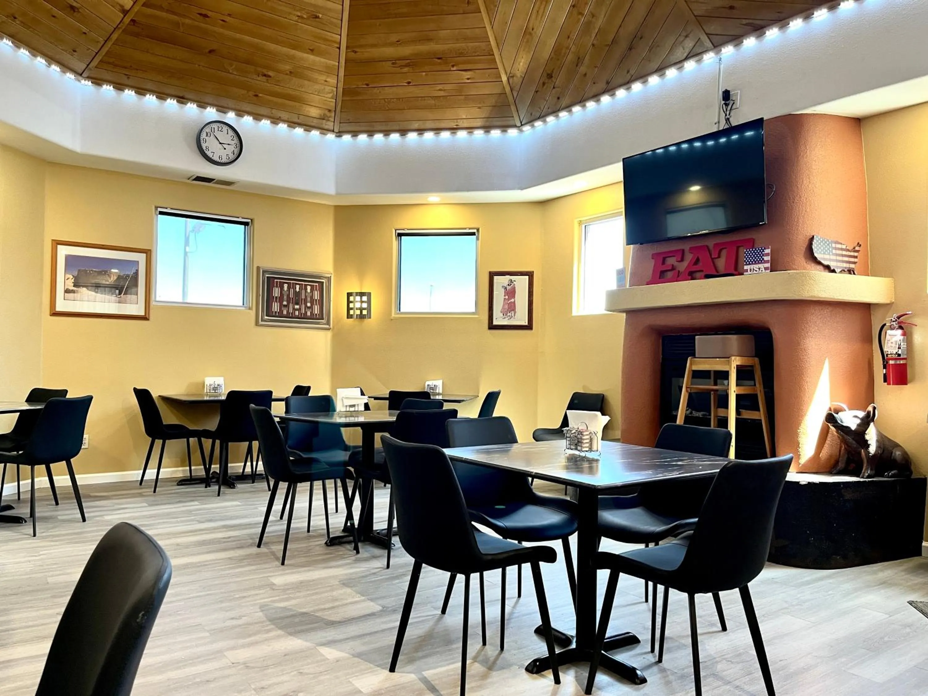 Brentwood Inn & Garden