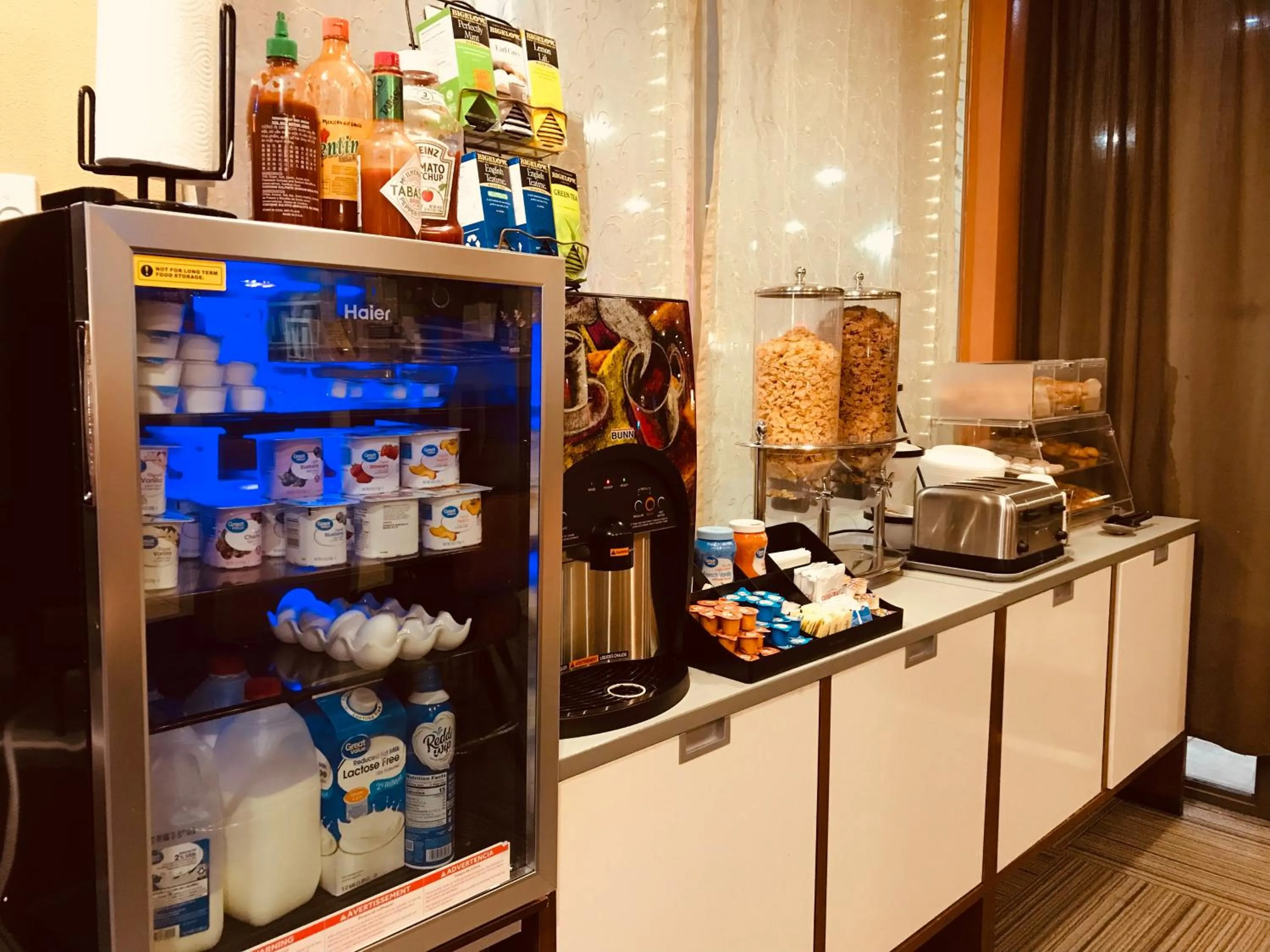 Breakfast in Brentwood Inn & Garden