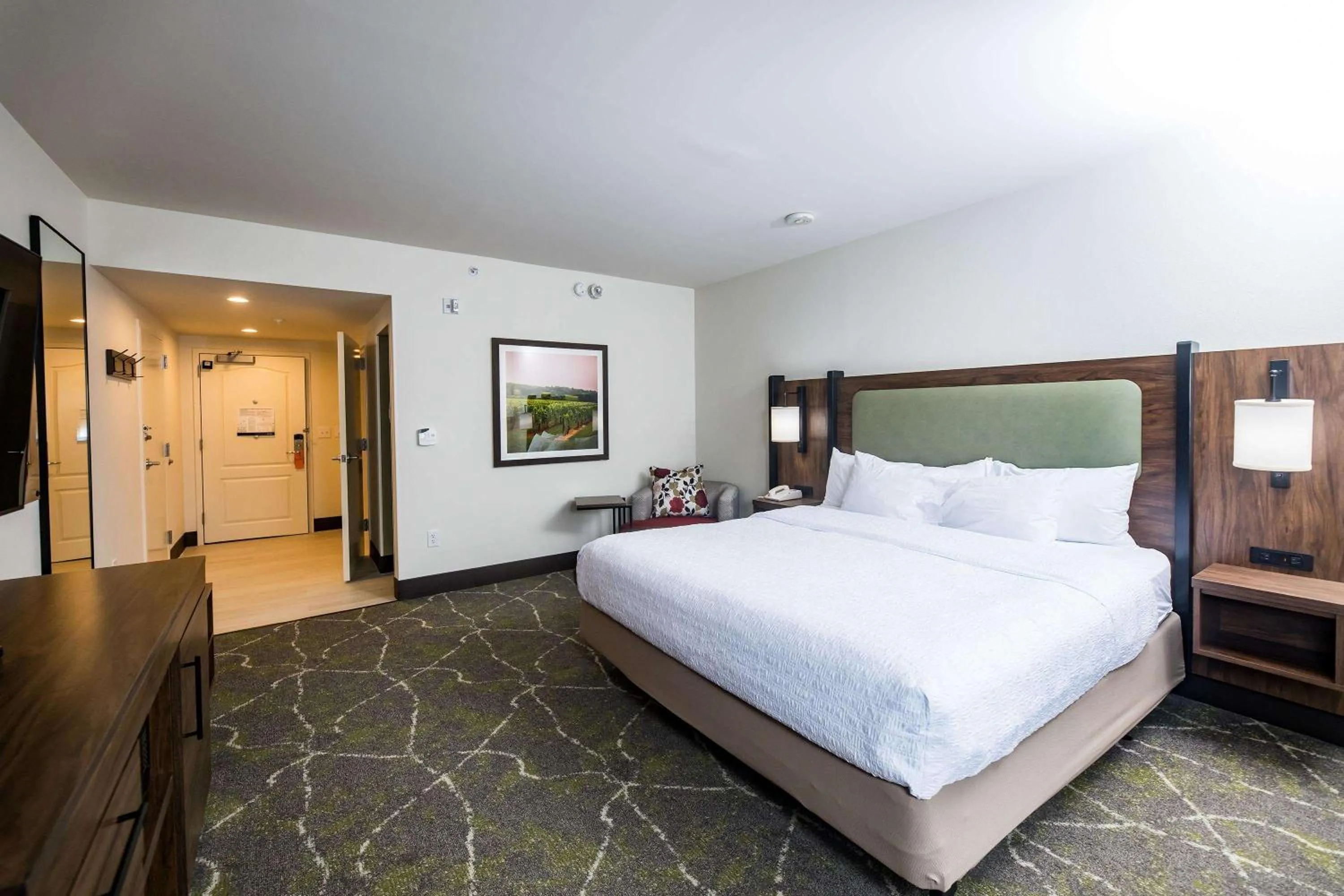 Bed in Hampton Inn & Suites Dobson