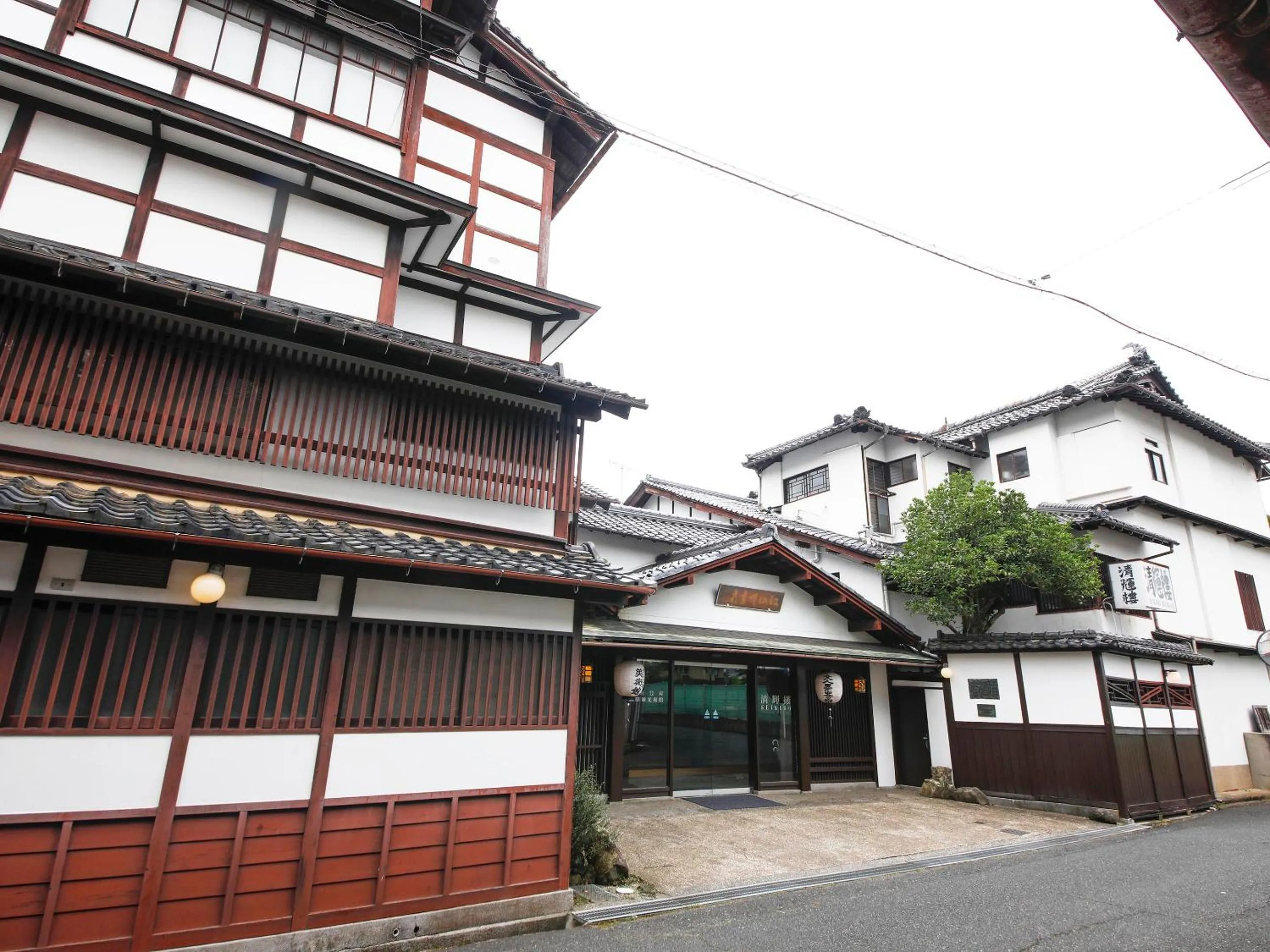 Property building in Seikiro Ryokan Historical Museum Hotel