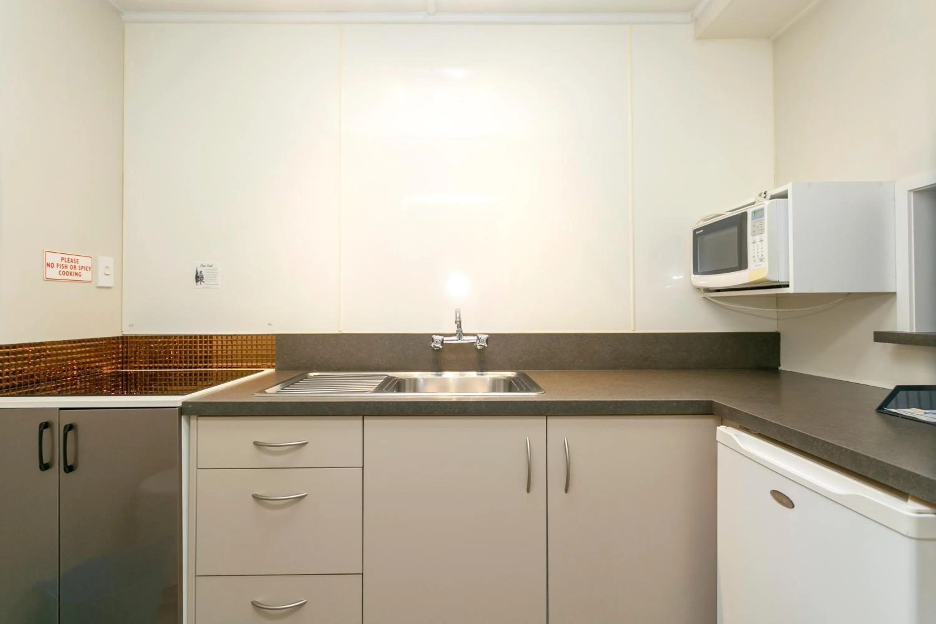 Kitchen/Kitchenette in VU Thermal Lodge