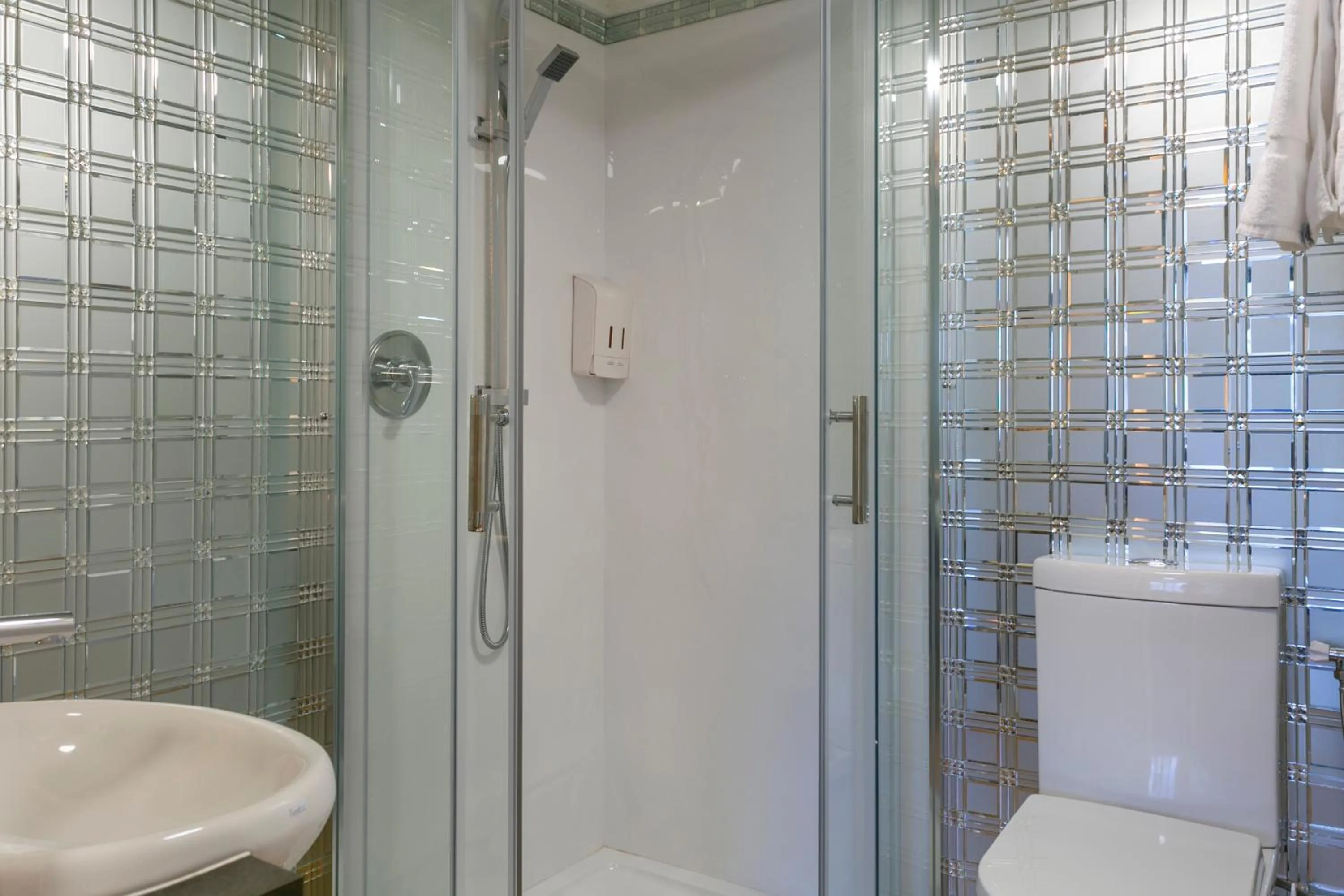 Bathroom in VU Thermal Lodge