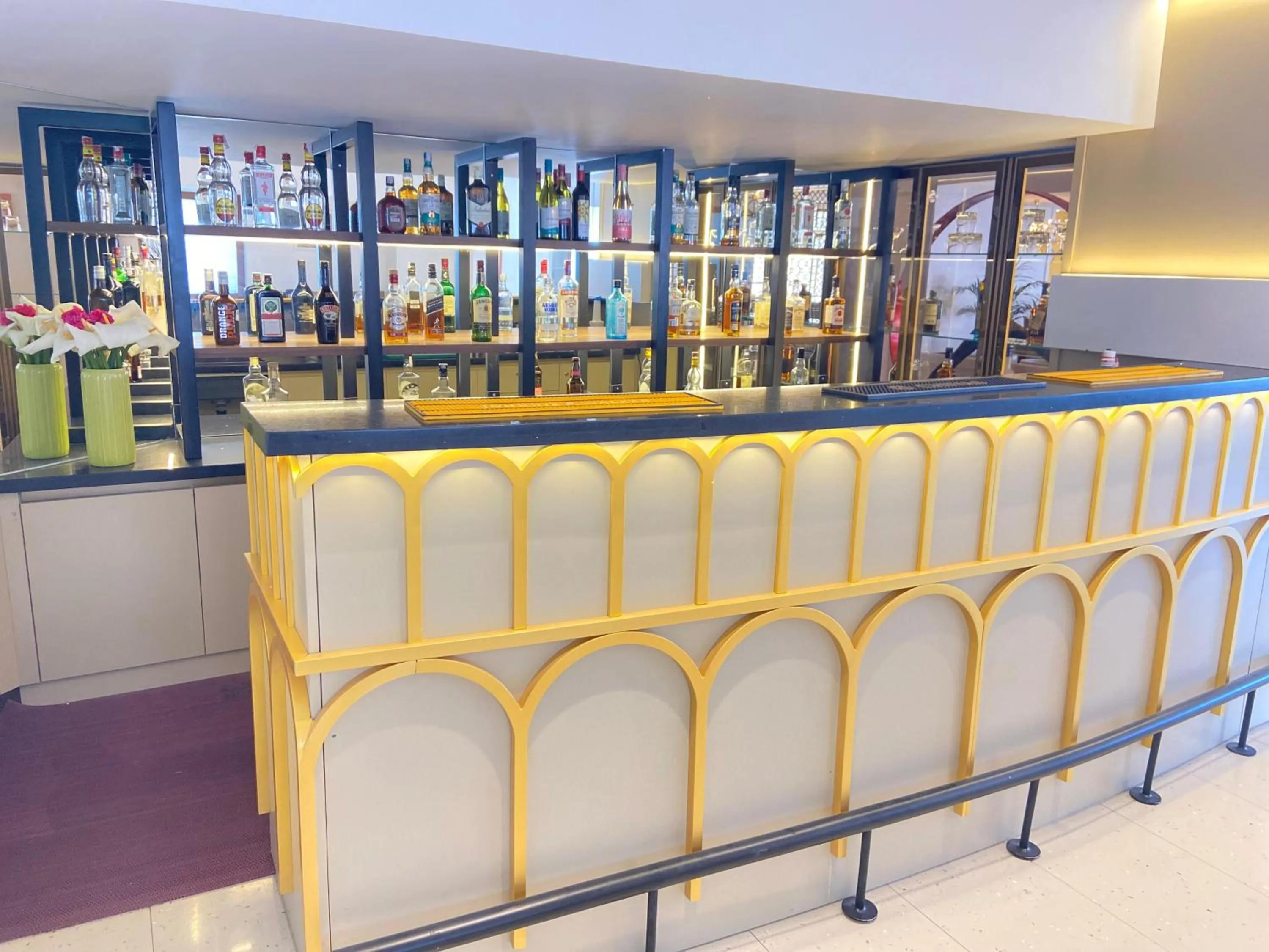 Lounge or bar in Fortune Resort Grace, Mussoorie - Member ITC Hotels' Group