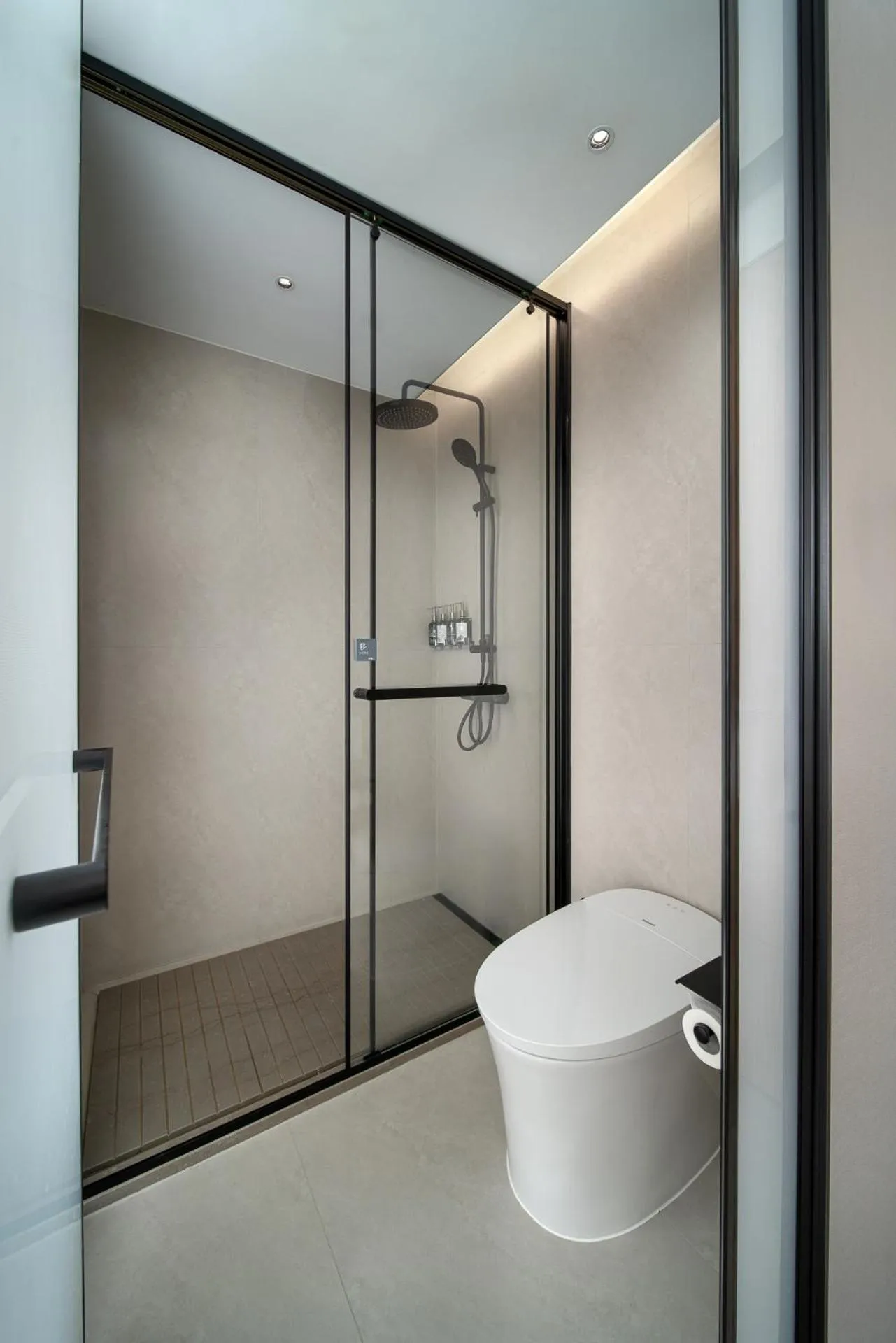 Toilet in SSAW Garden Hotel Beijing