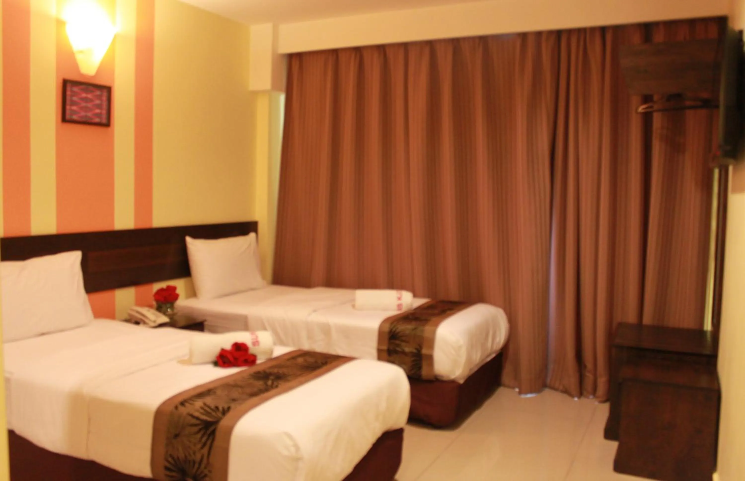 Photo of the whole room, Bed in Sun Inns Hotel Kota Damansara Near Hospital Sungai Buloh