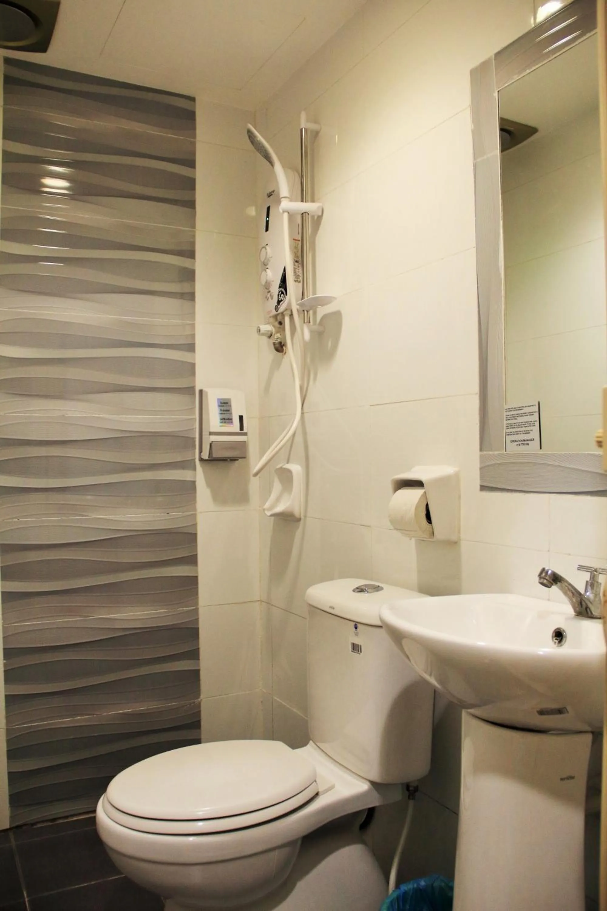 Bathroom in Sun Inns Hotel Kota Damansara Near Hospital Sungai Buloh