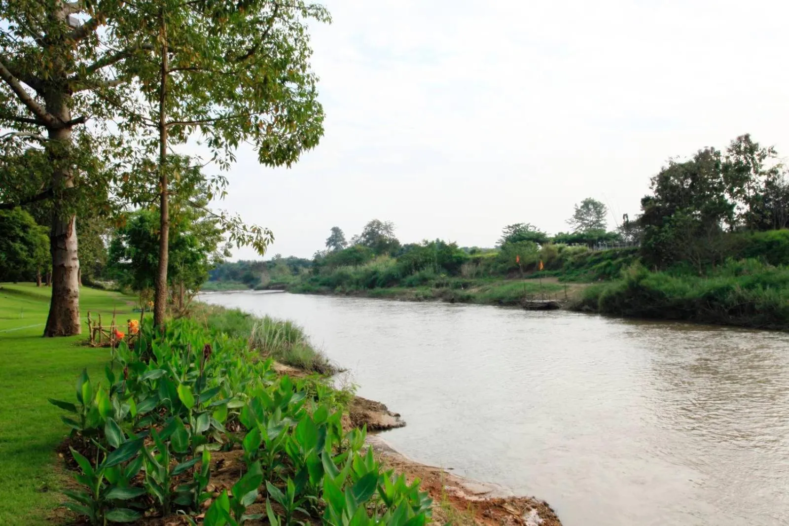 Fueng Fah Riverside Gardens Resort
