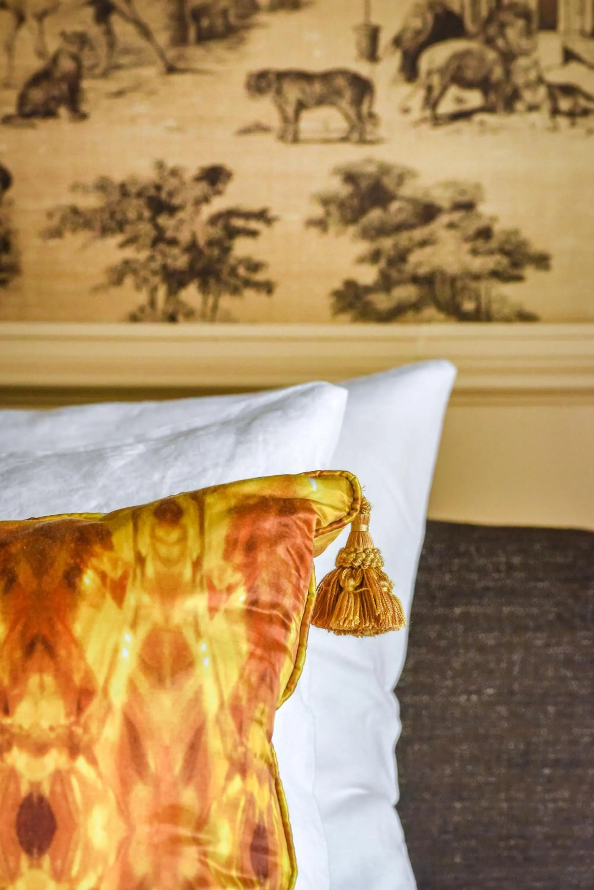 Bed in Cabosse, Boutique Palace & Spa