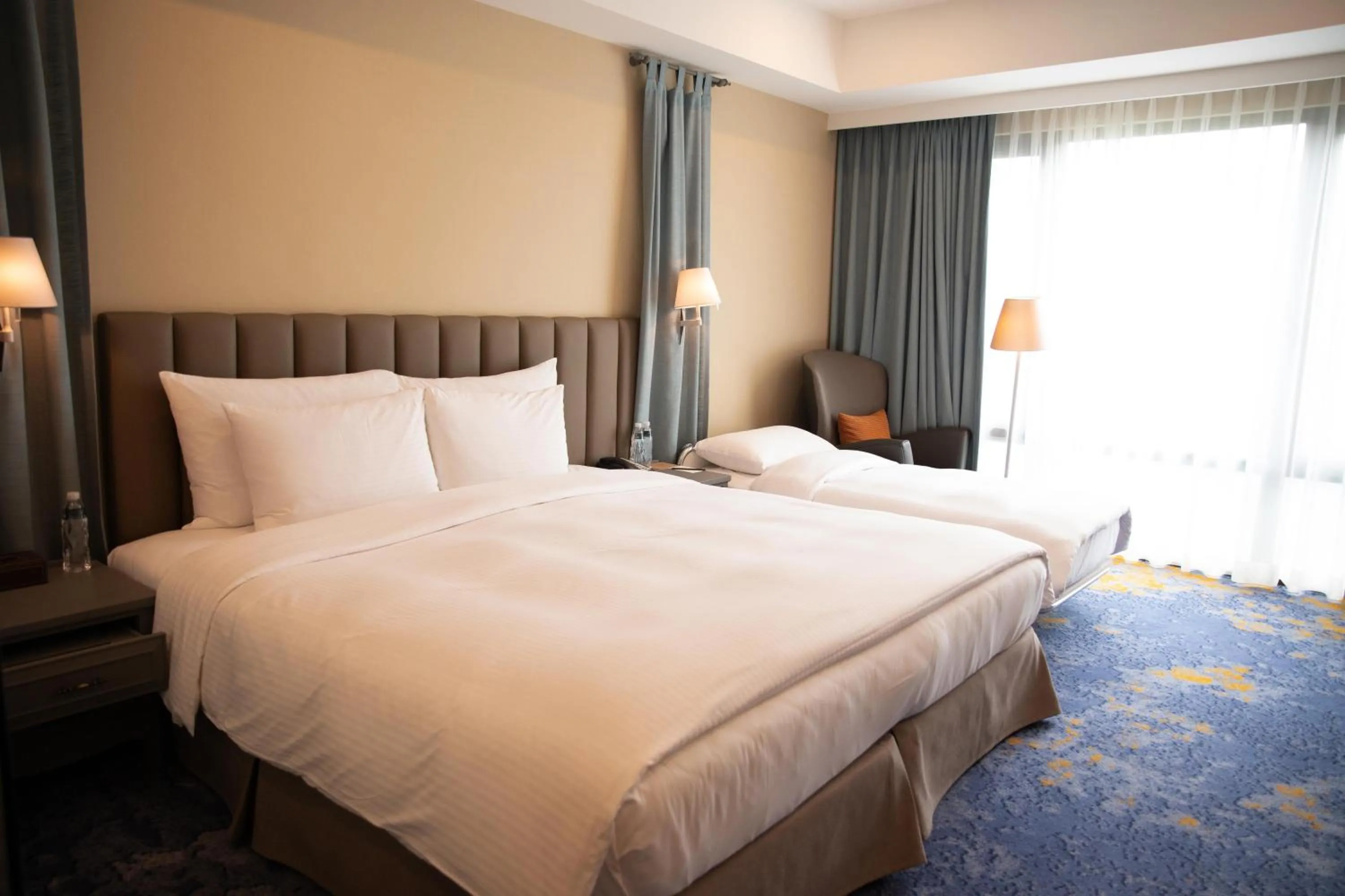 Bed in Grand Victoria Hotel