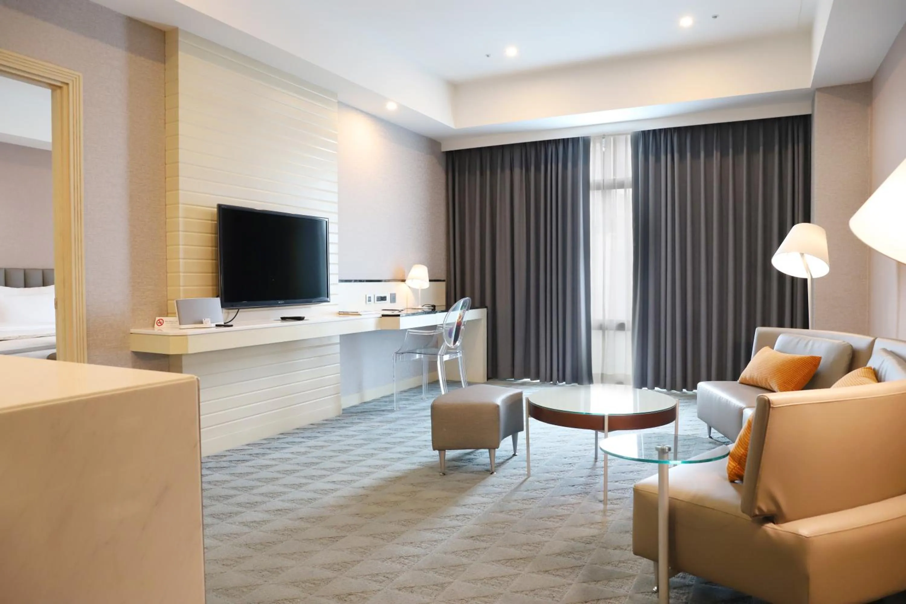 Living room in Grand Victoria Hotel