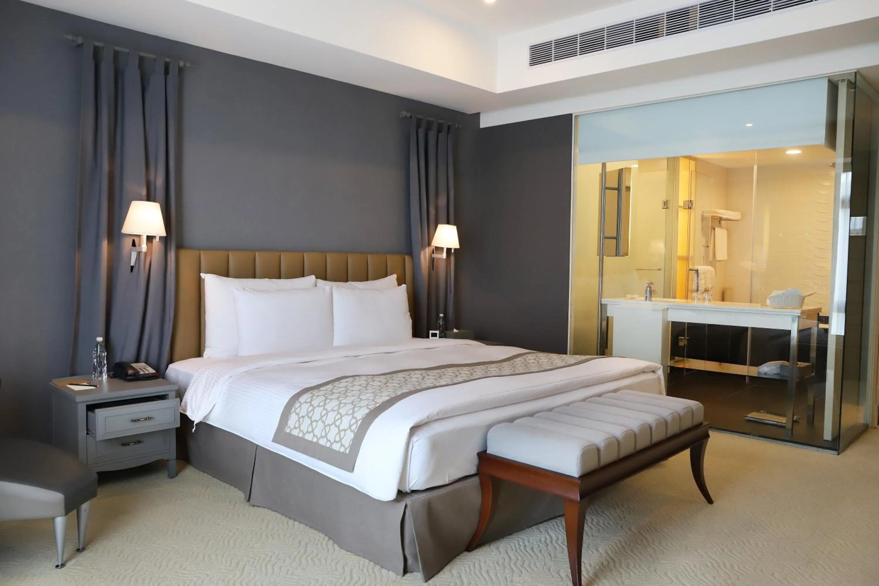 Bed in Grand Victoria Hotel