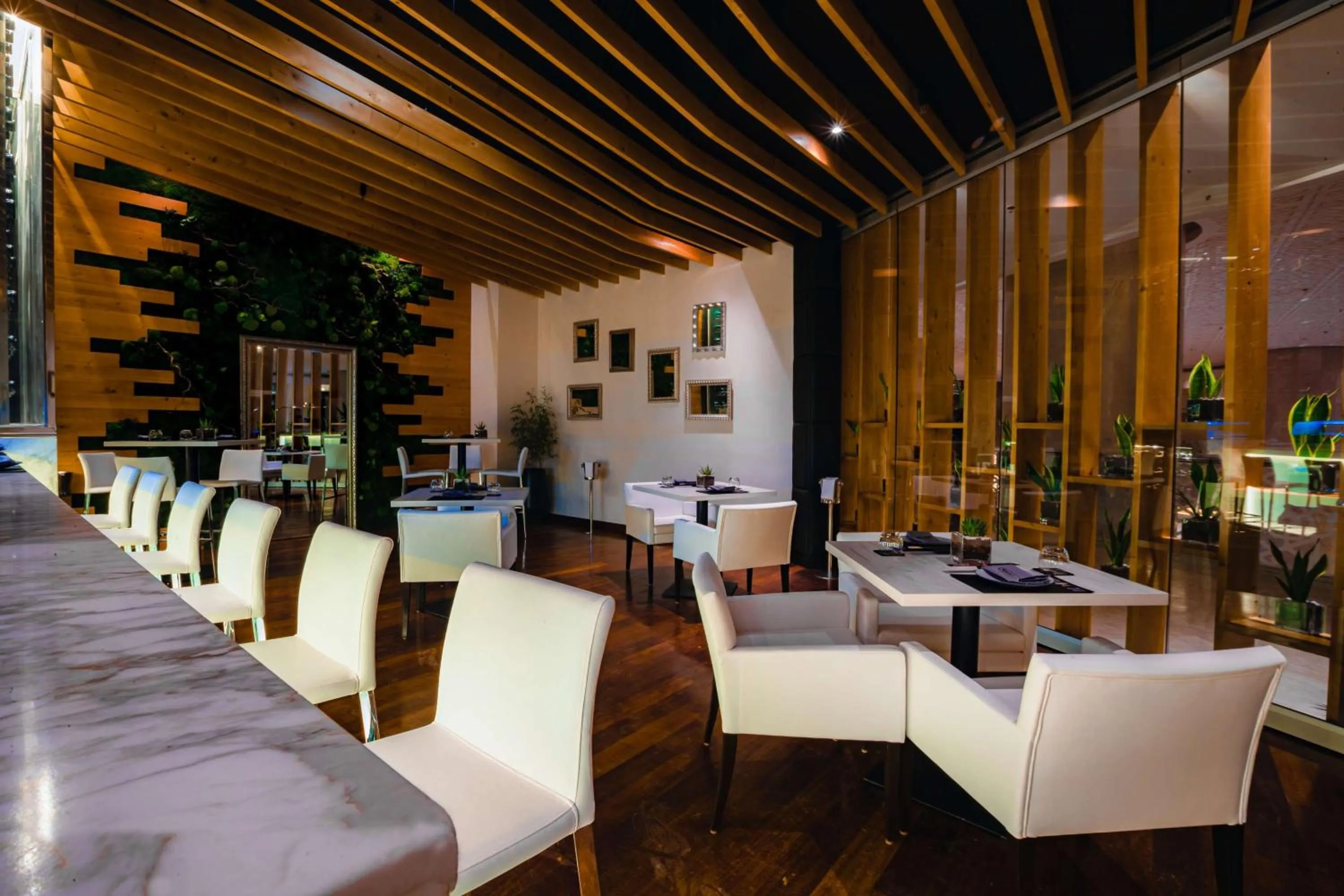 Restaurant/places to eat in Hilton Doha