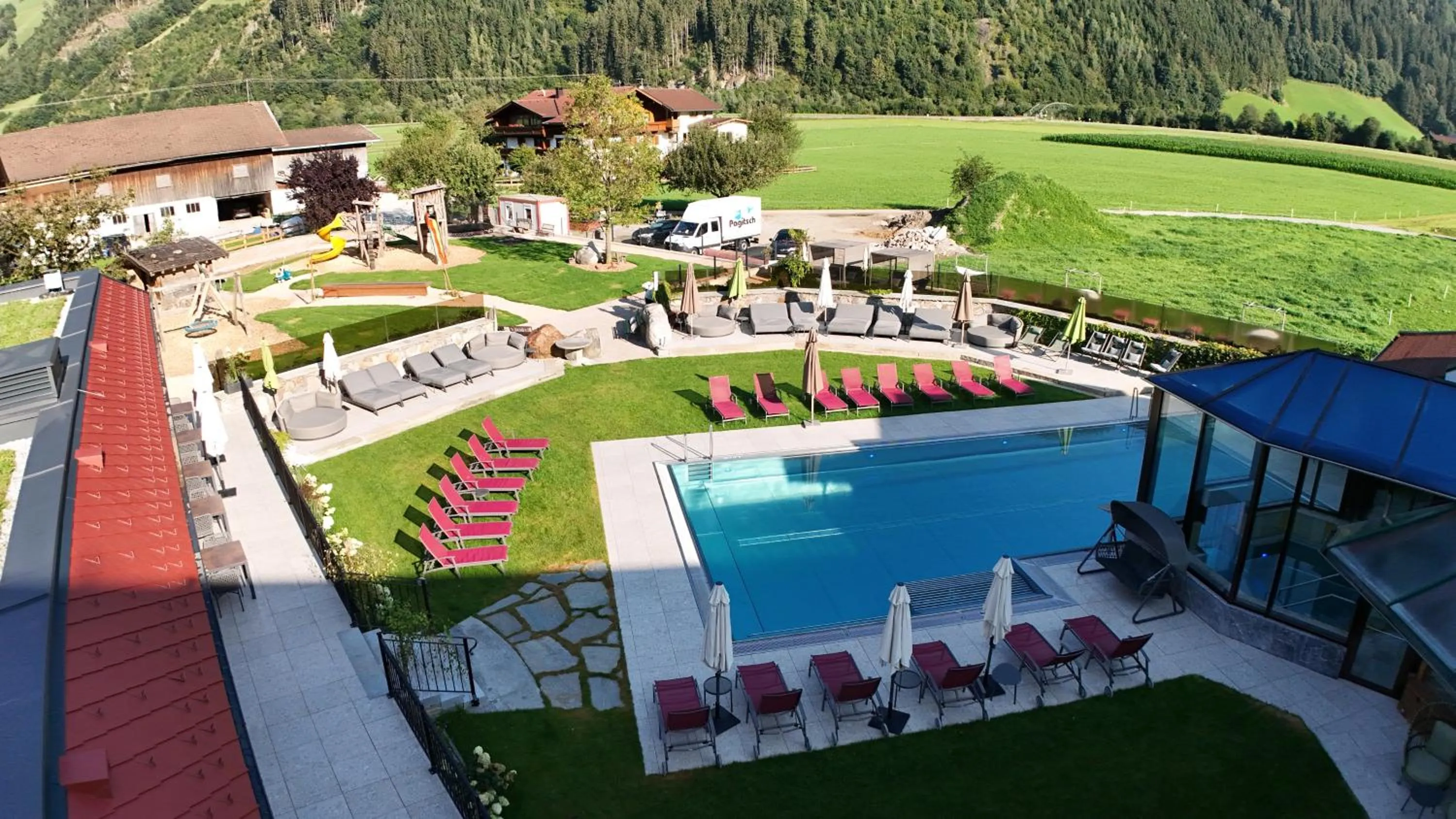 Swimming pool in Ferienhotel Sonnenhof