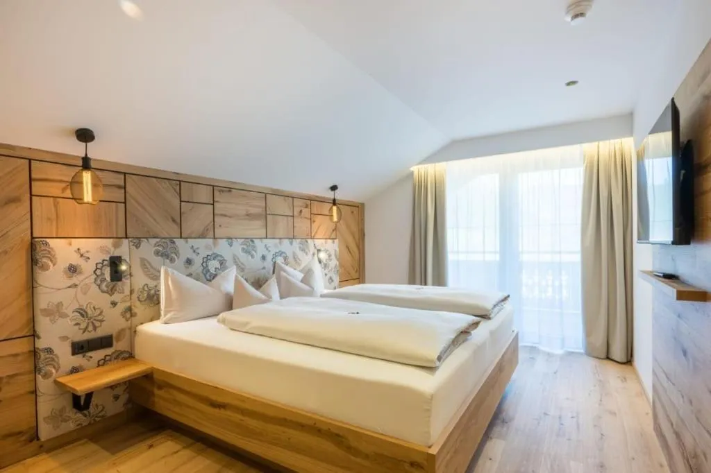 Bed in Hotel Sonnenhof