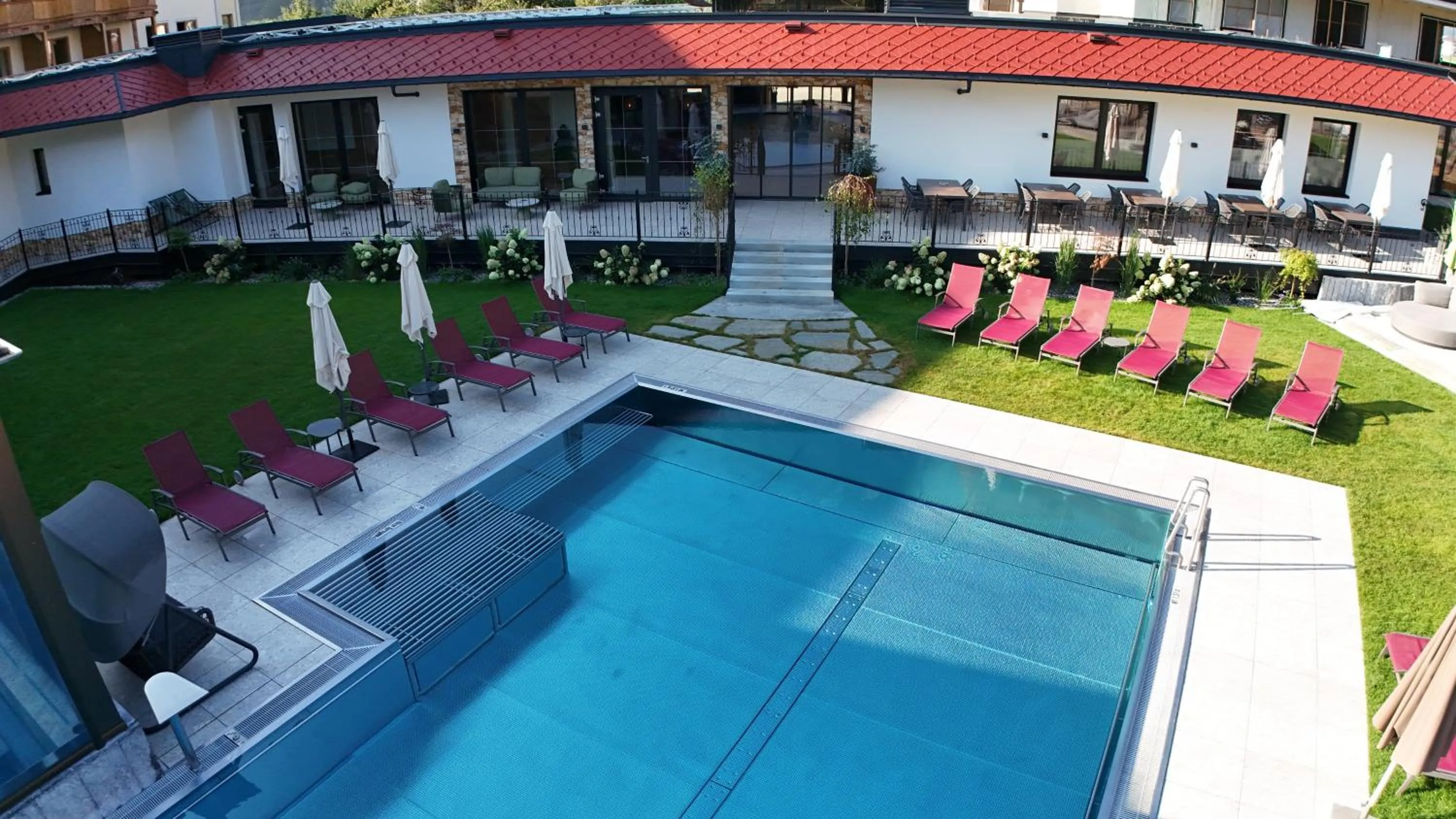 Swimming pool in Ferienhotel Sonnenhof