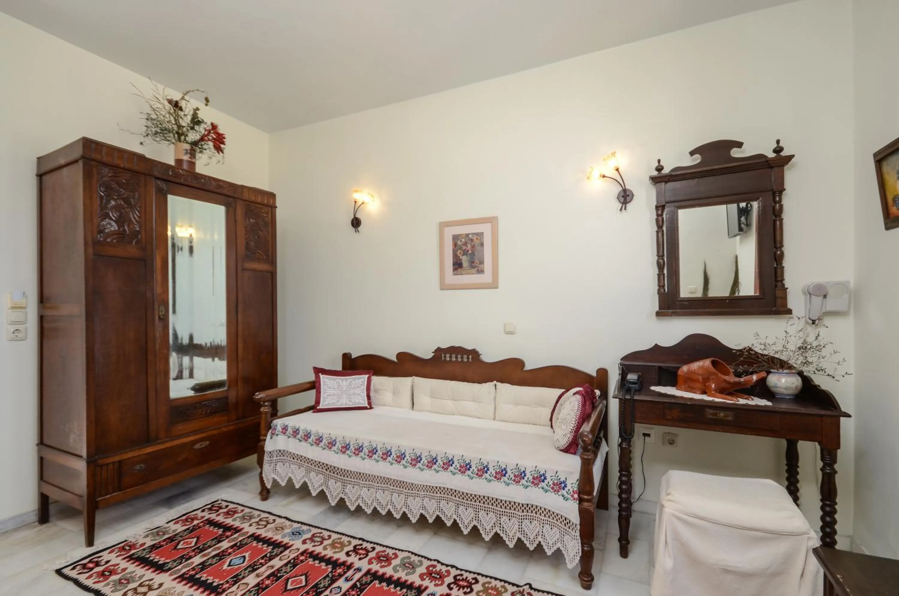 Photo of the whole room, Bed in Chateau Zevgoli