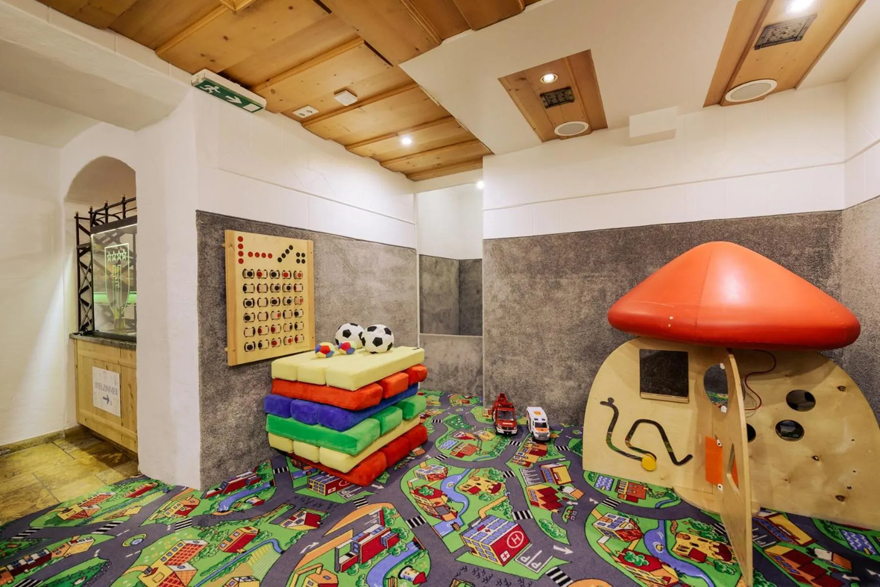 Game Room in Berghotel Hauserbauer