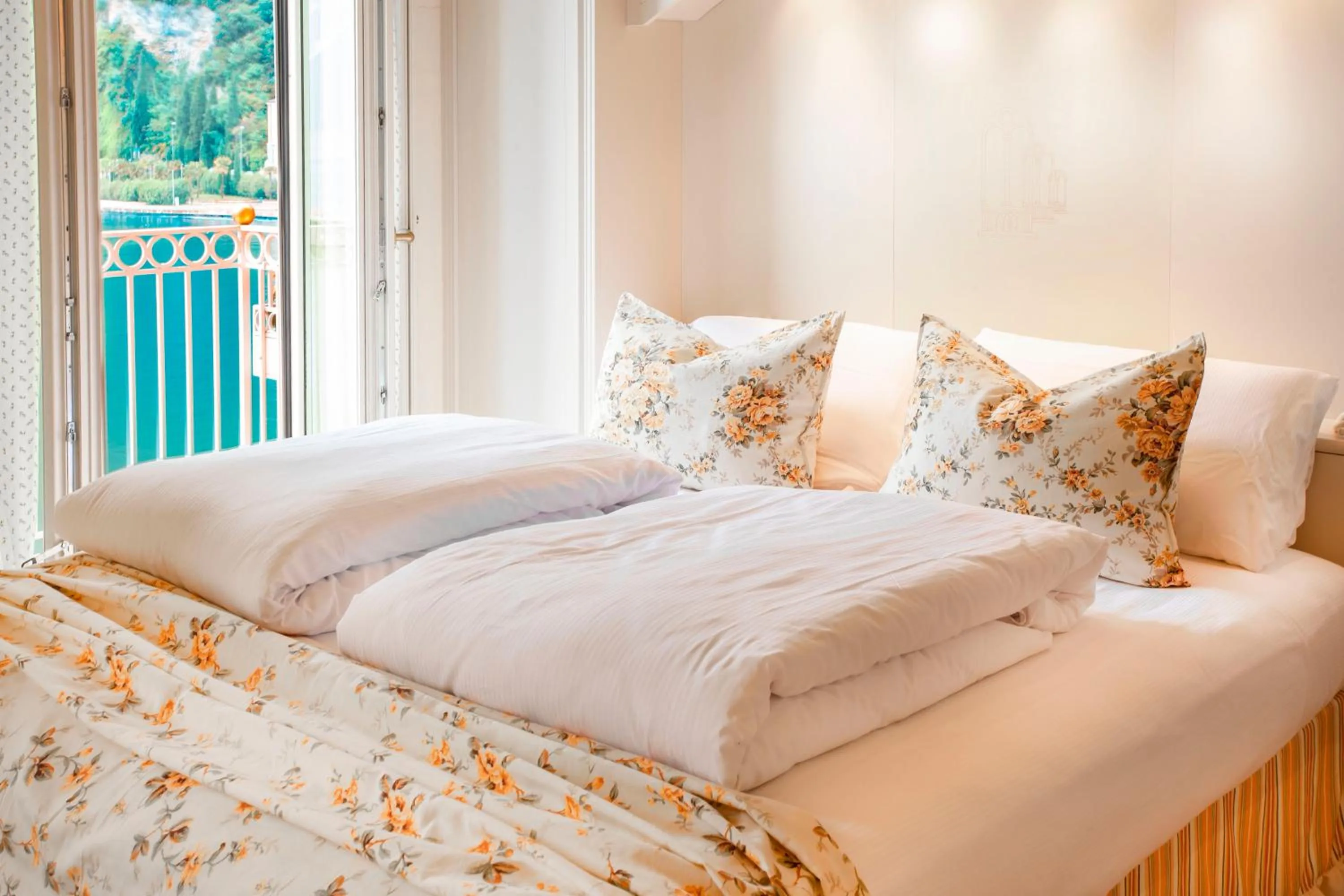 Bed in Bellavista Lakefront