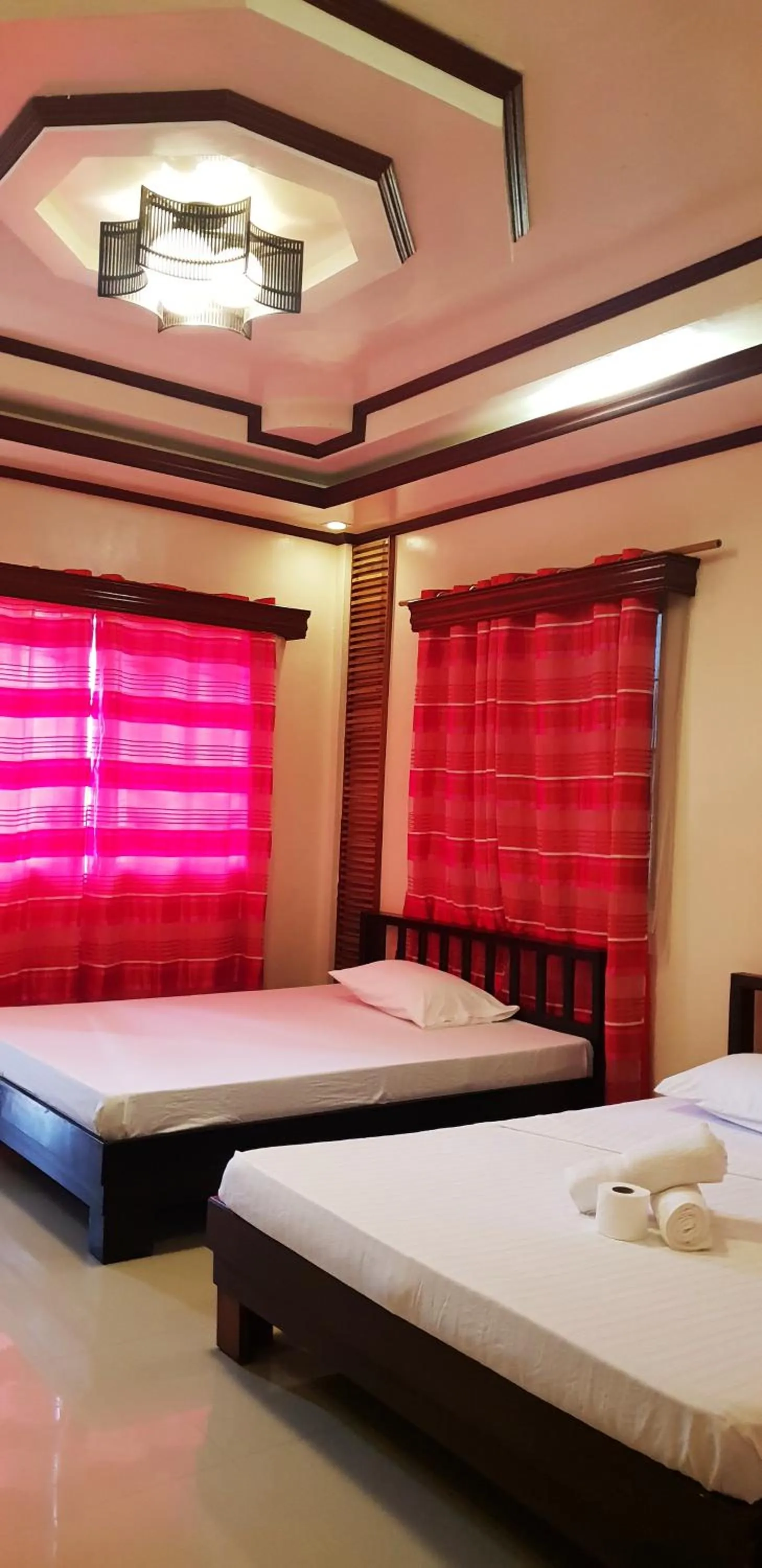 Bed in Westpoint Inn