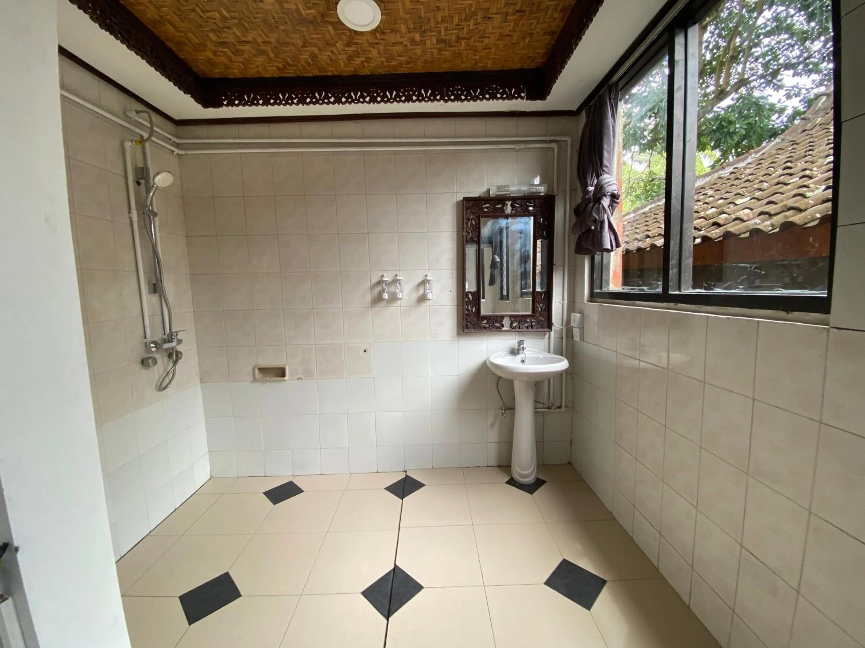 Suly Vegetarian Resort & Spa