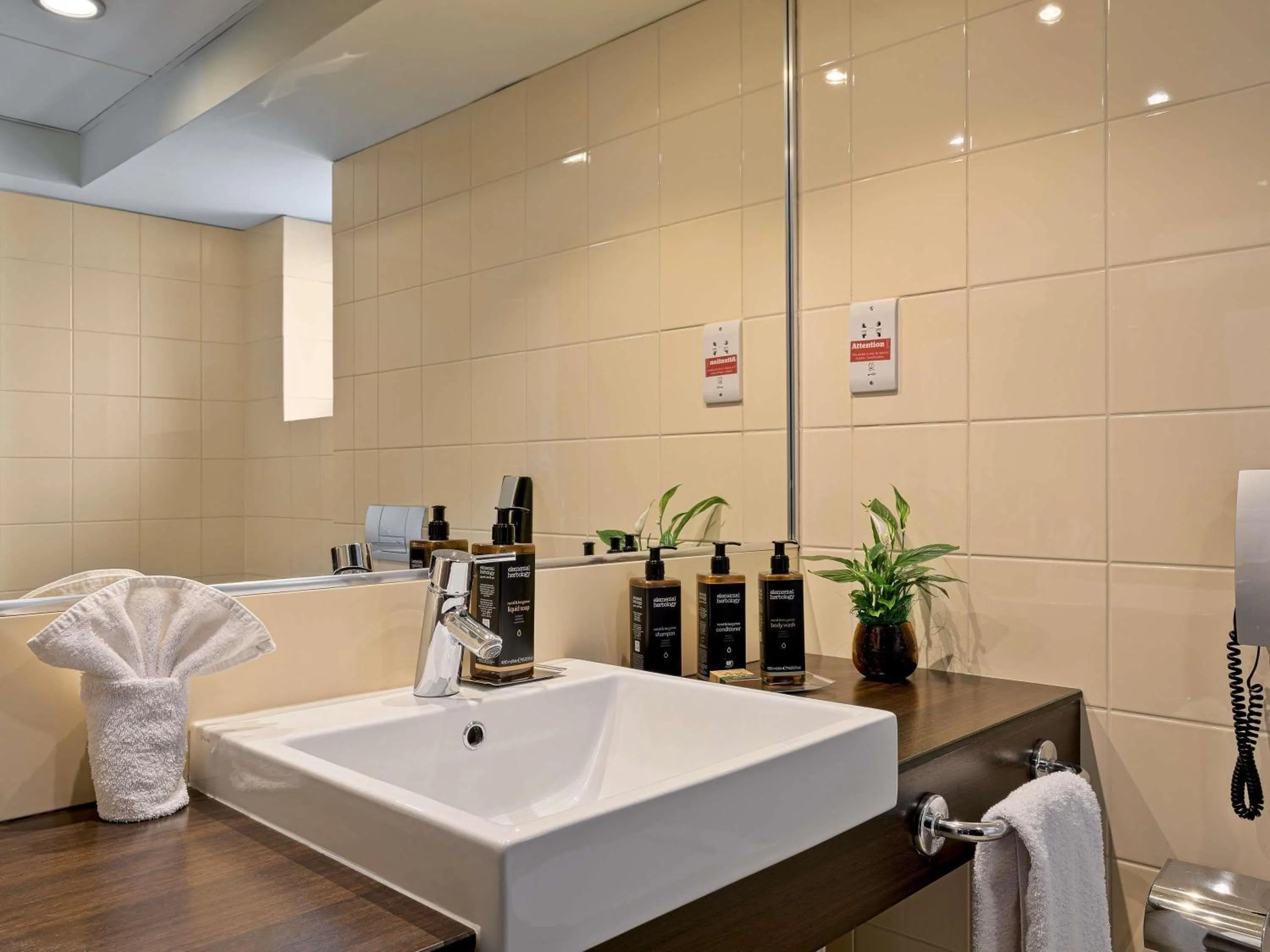 Bedroom in Bucharest Unirii Square - Handwritten Collection