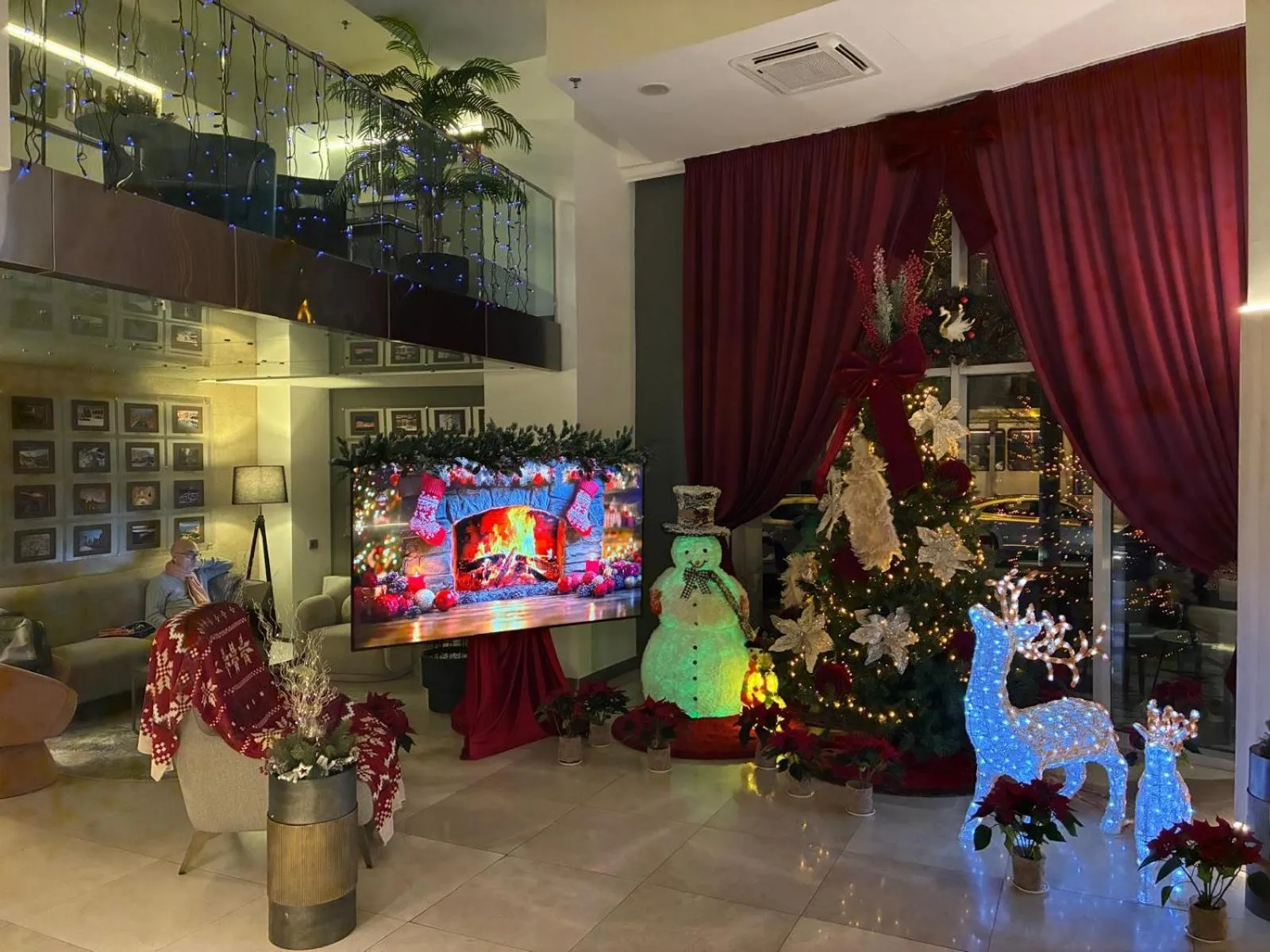 Restaurant/places to eat in Bucharest Unirii Square - Handwritten Collection