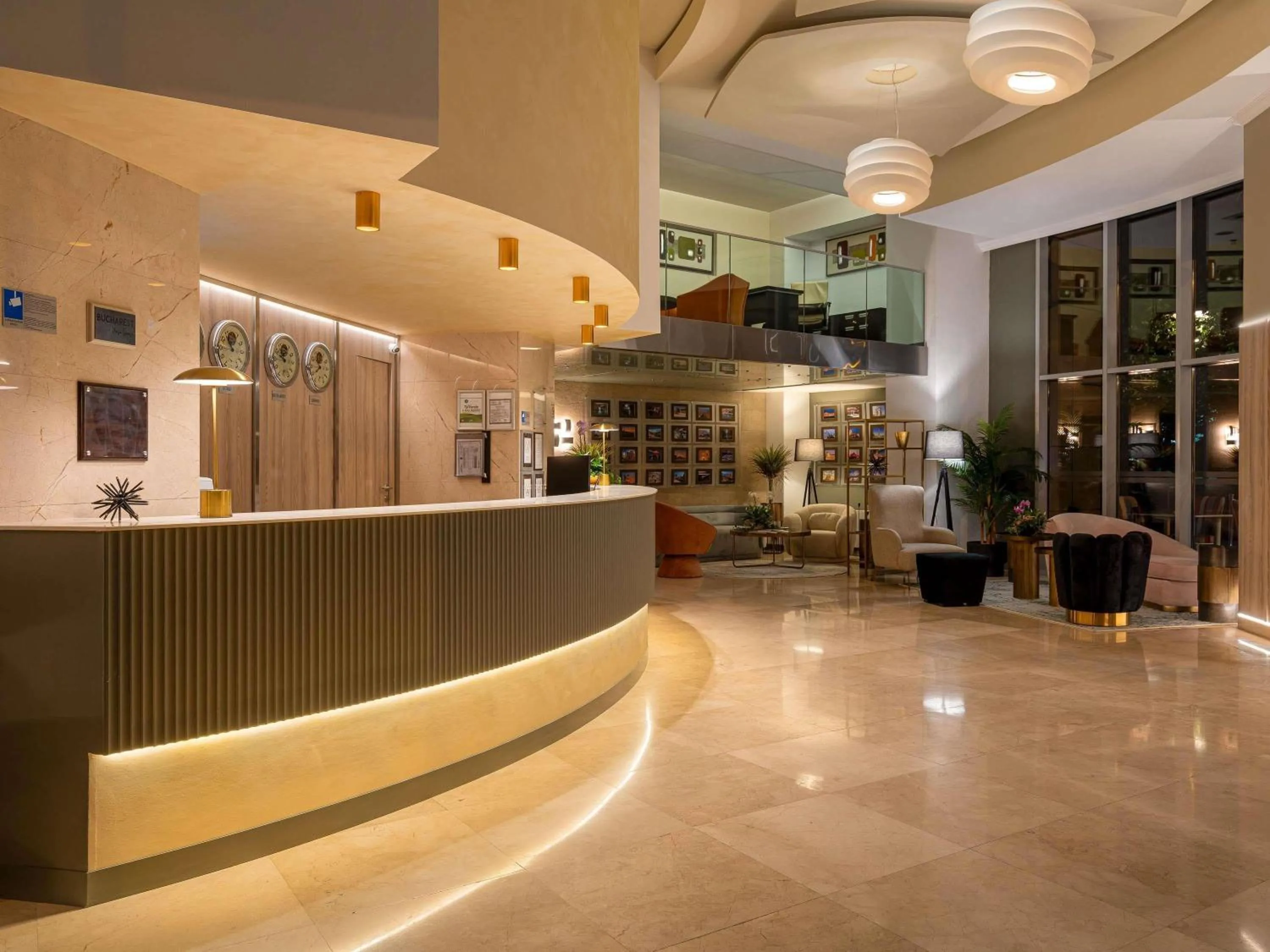 Property building in Bucharest Unirii Square - Handwritten Collection