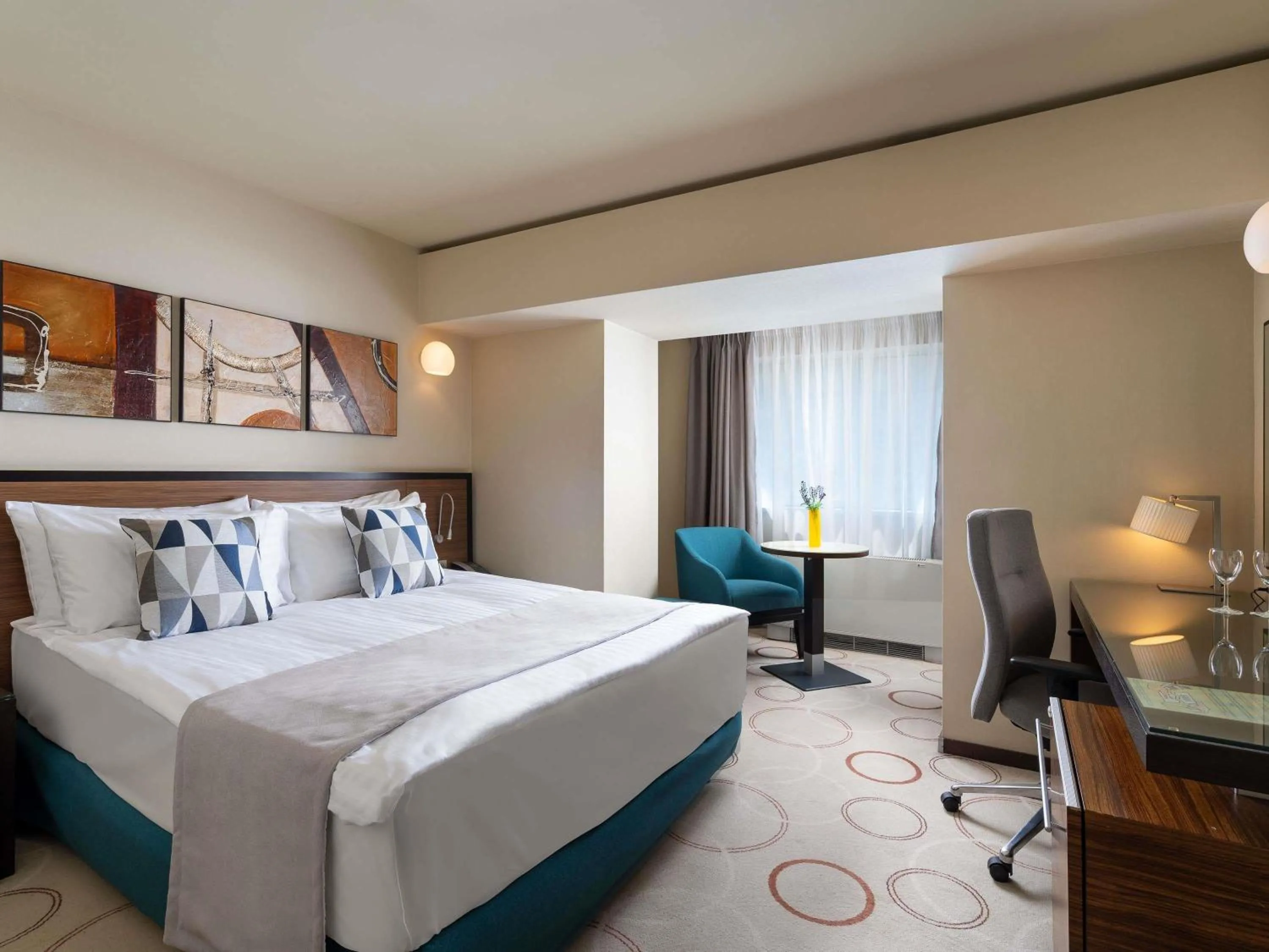 Bedroom, Bed in Bucharest Unirii Square - Handwritten Collection