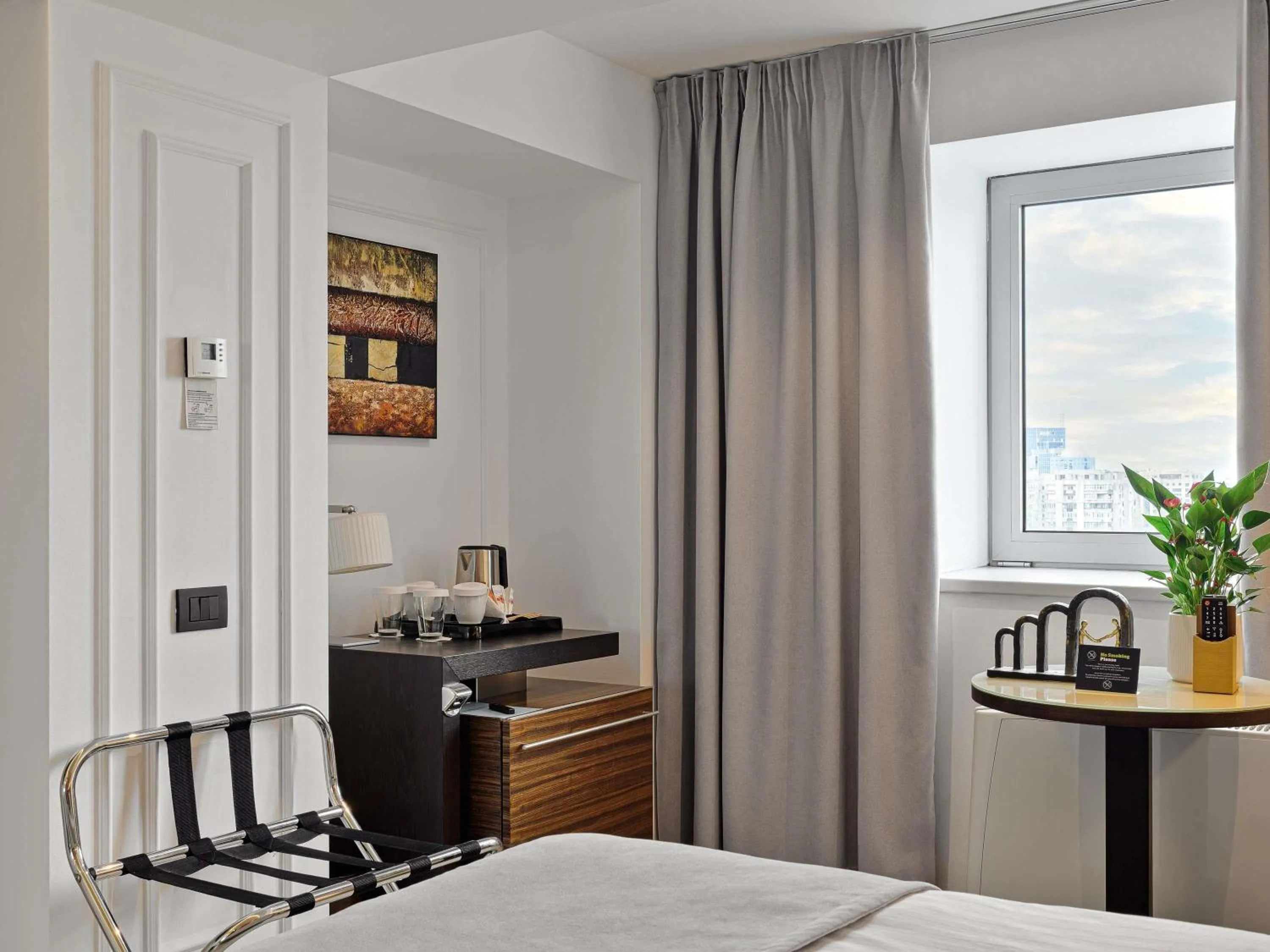 Bedroom, Bed in Bucharest Unirii Square - Handwritten Collection