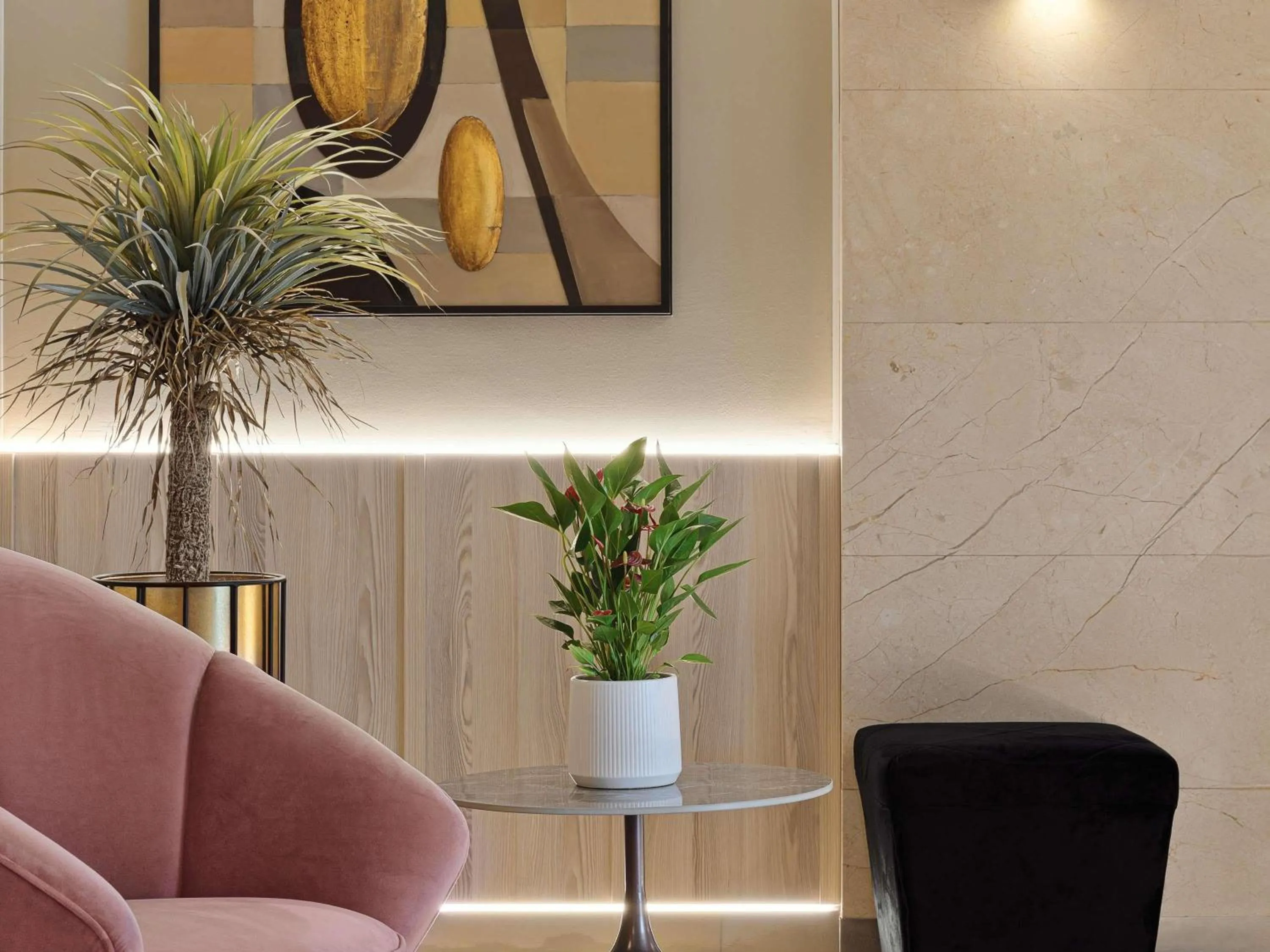 Property building in Bucharest Unirii Square - Handwritten Collection