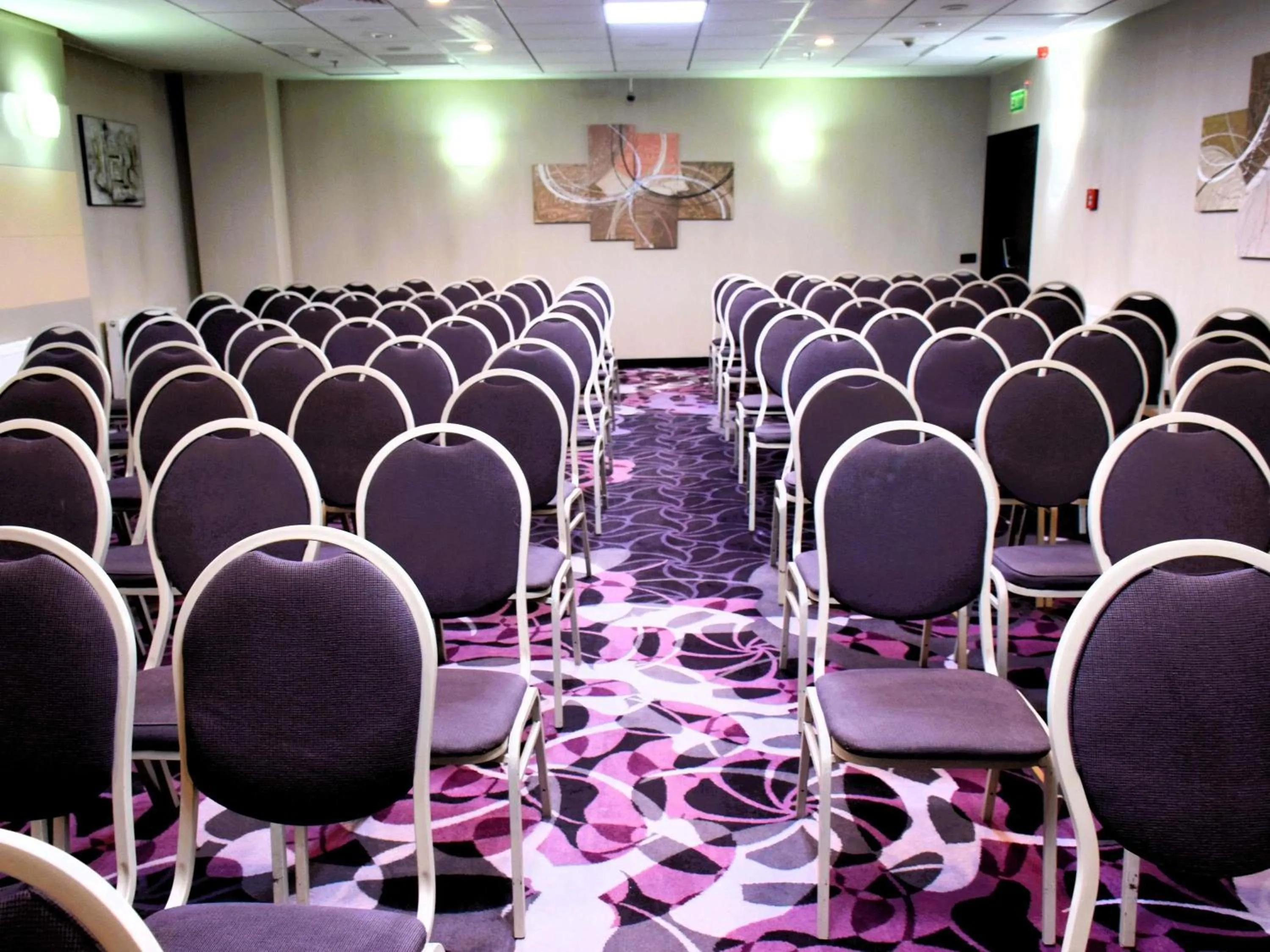 Meeting/conference room in Bucharest Unirii Square - Handwritten Collection