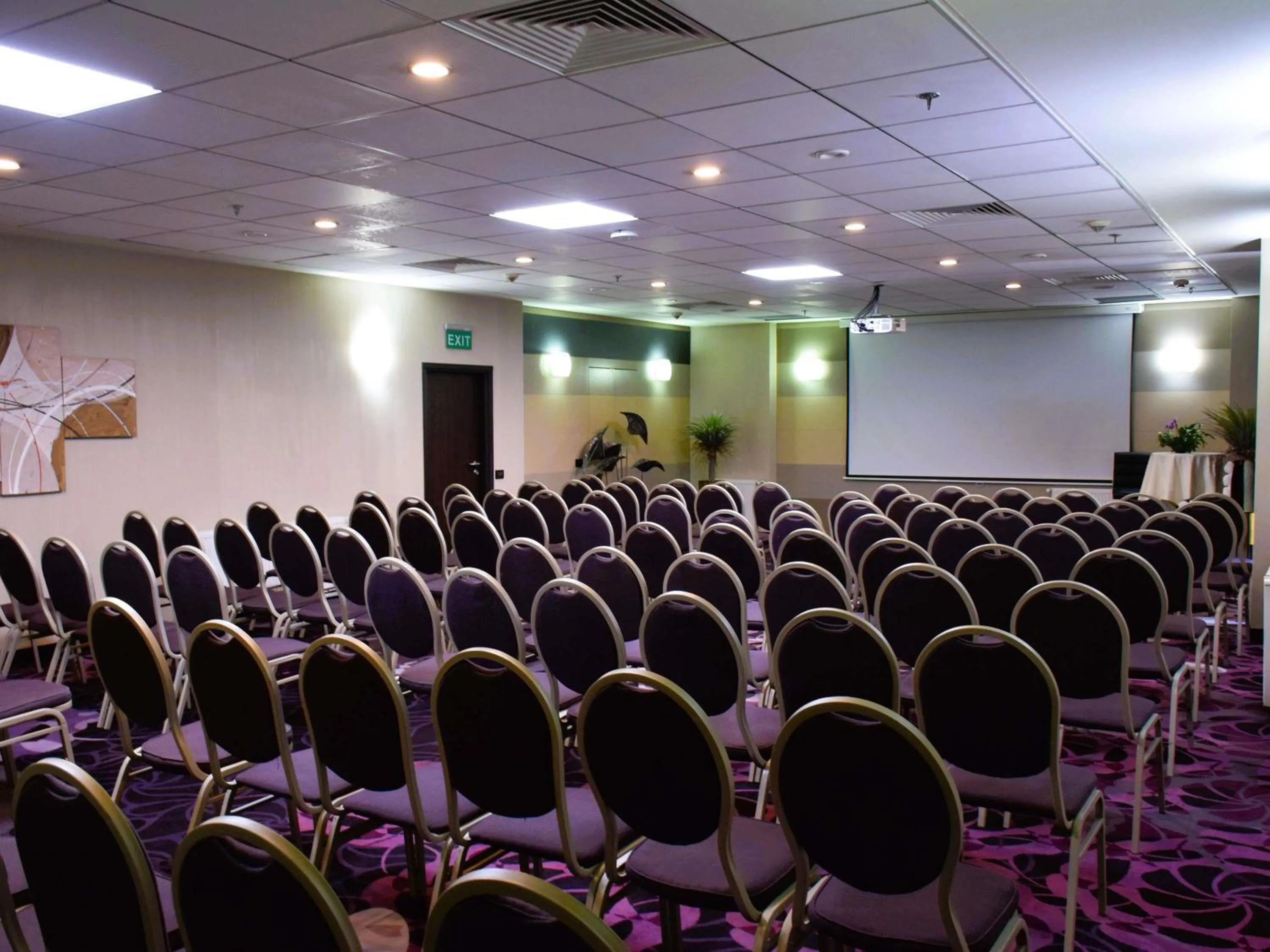 Meeting/conference room in Bucharest Unirii Square - Handwritten Collection