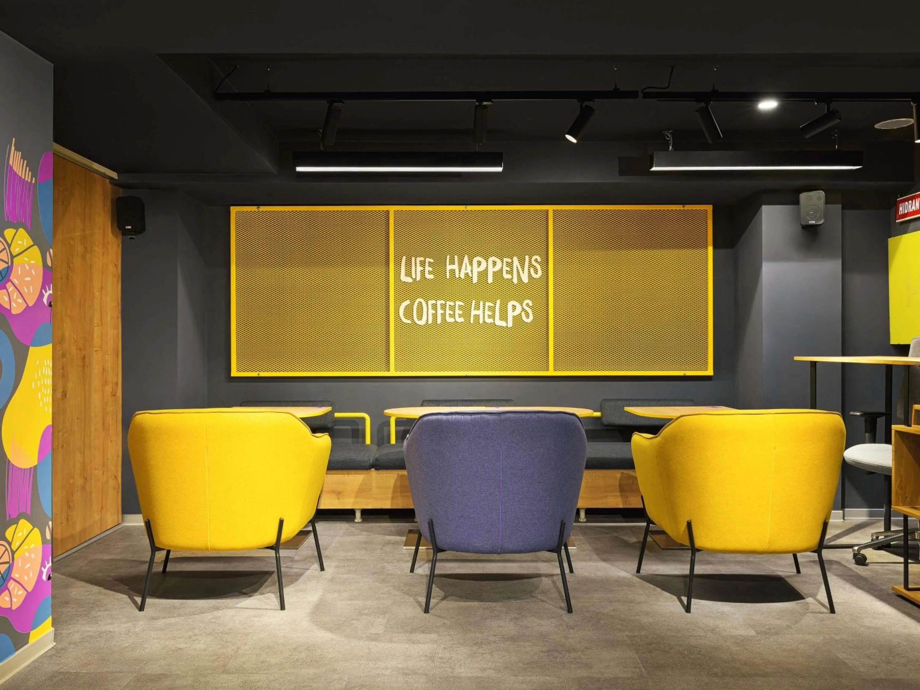 Lounge or bar in Bucharest Unirii Square - Handwritten Collection